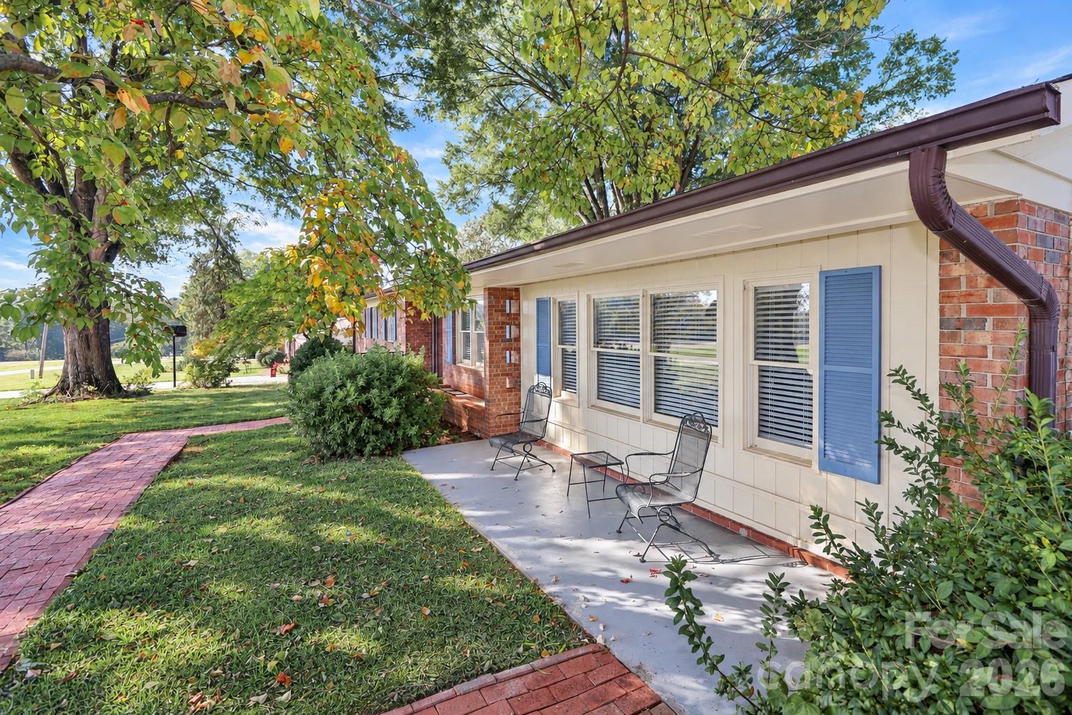 1609 Museum Road Property Photo 4