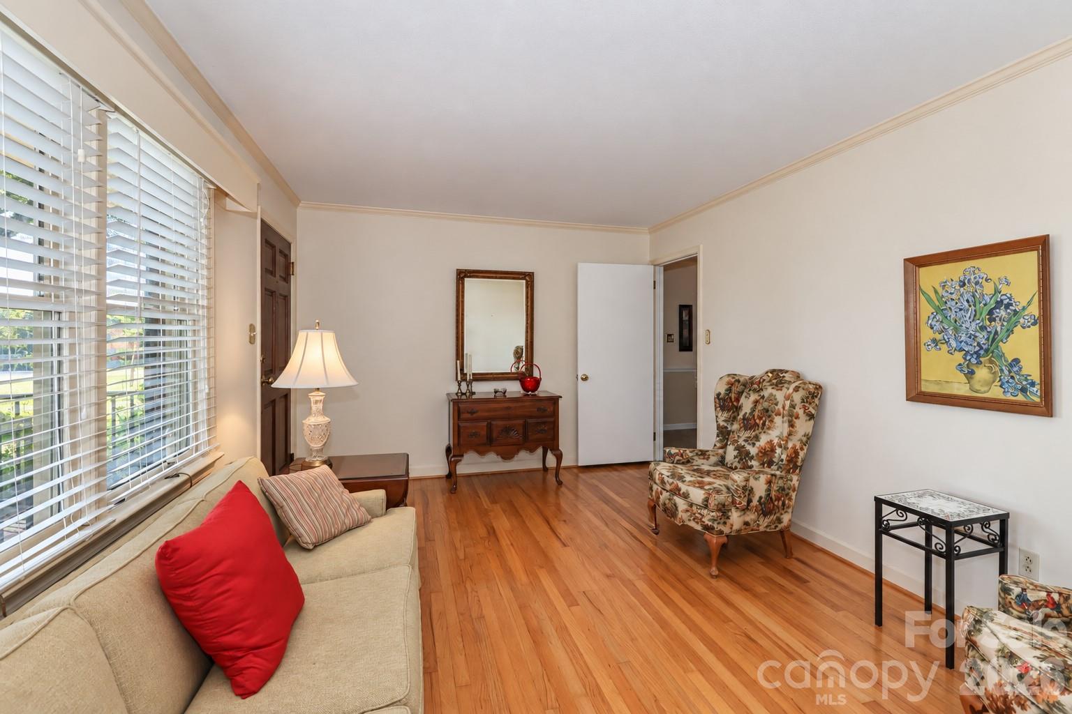 1609 Museum Road Property Photo 8