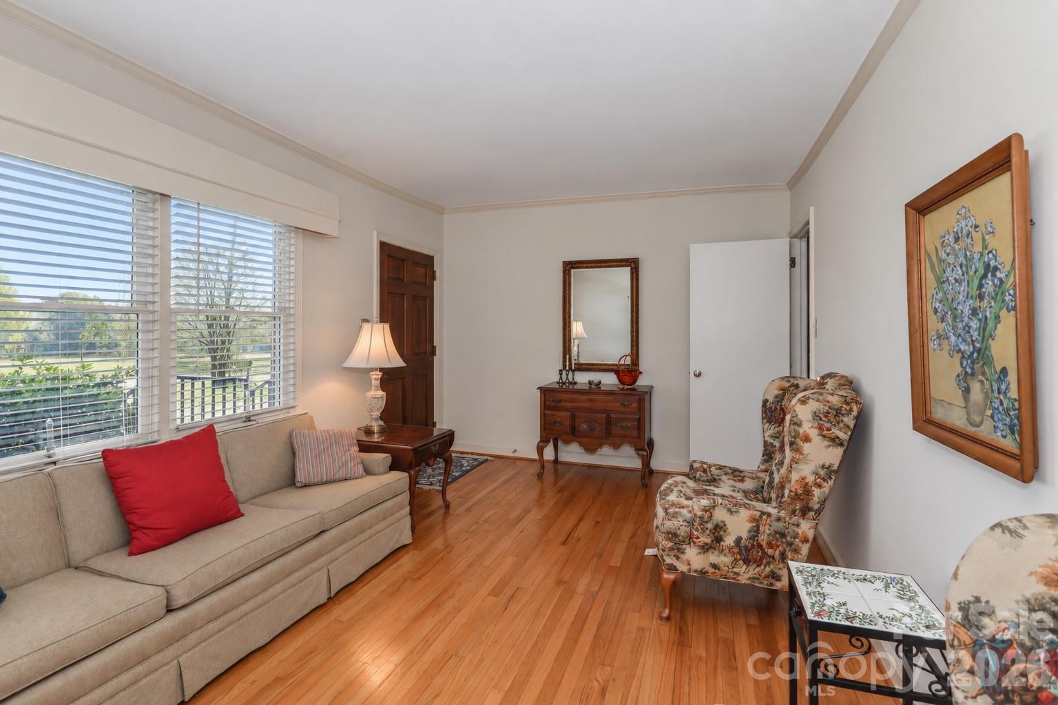 1609 Museum Road Property Photo 9