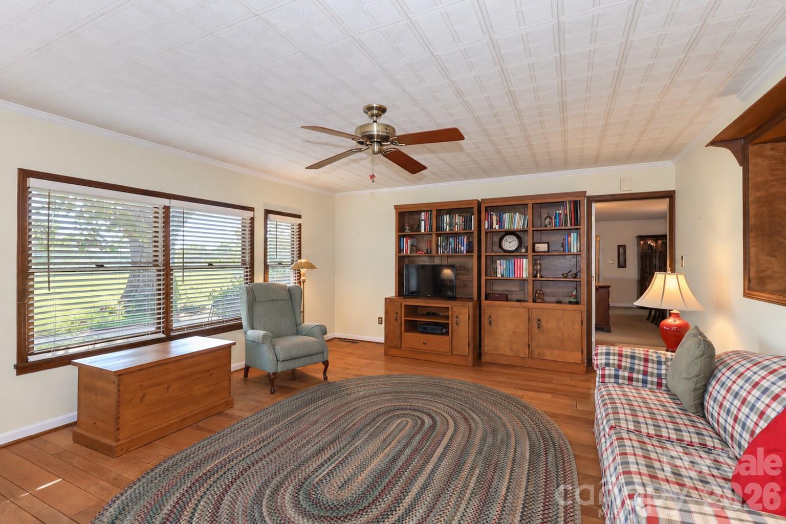 1609 Museum Road Property Photo 12
