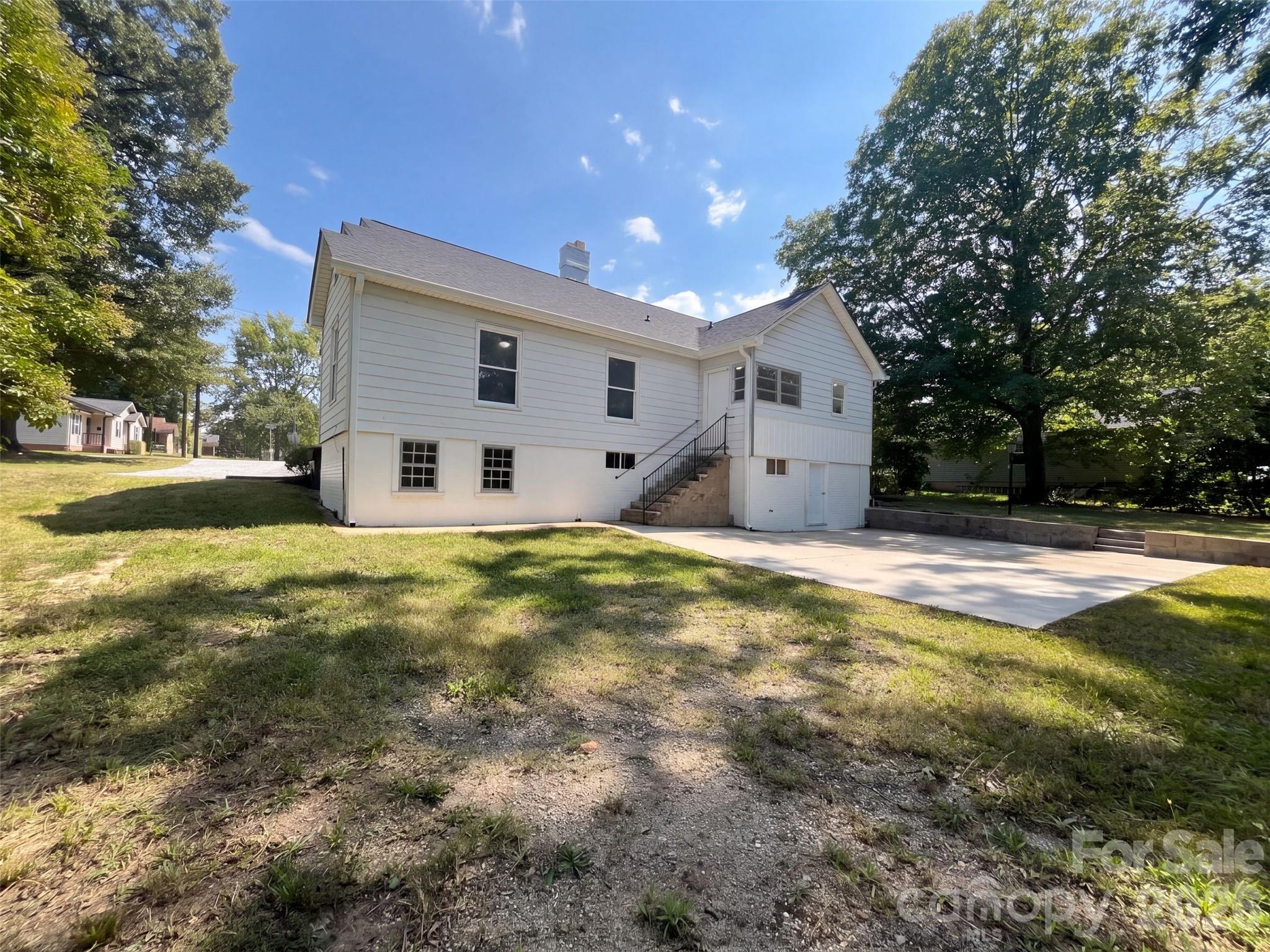 905 3rd Street Property Photo 21