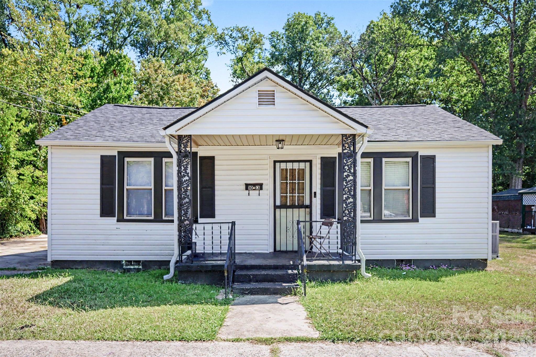 1013 Martin Avenue Property Photo 1
