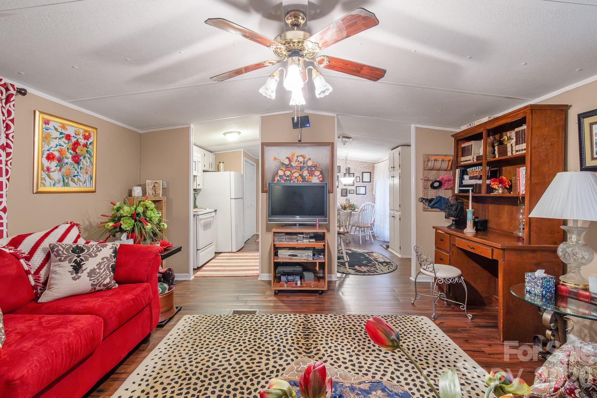 2157 Ross Cauthen Road Property Photo 3