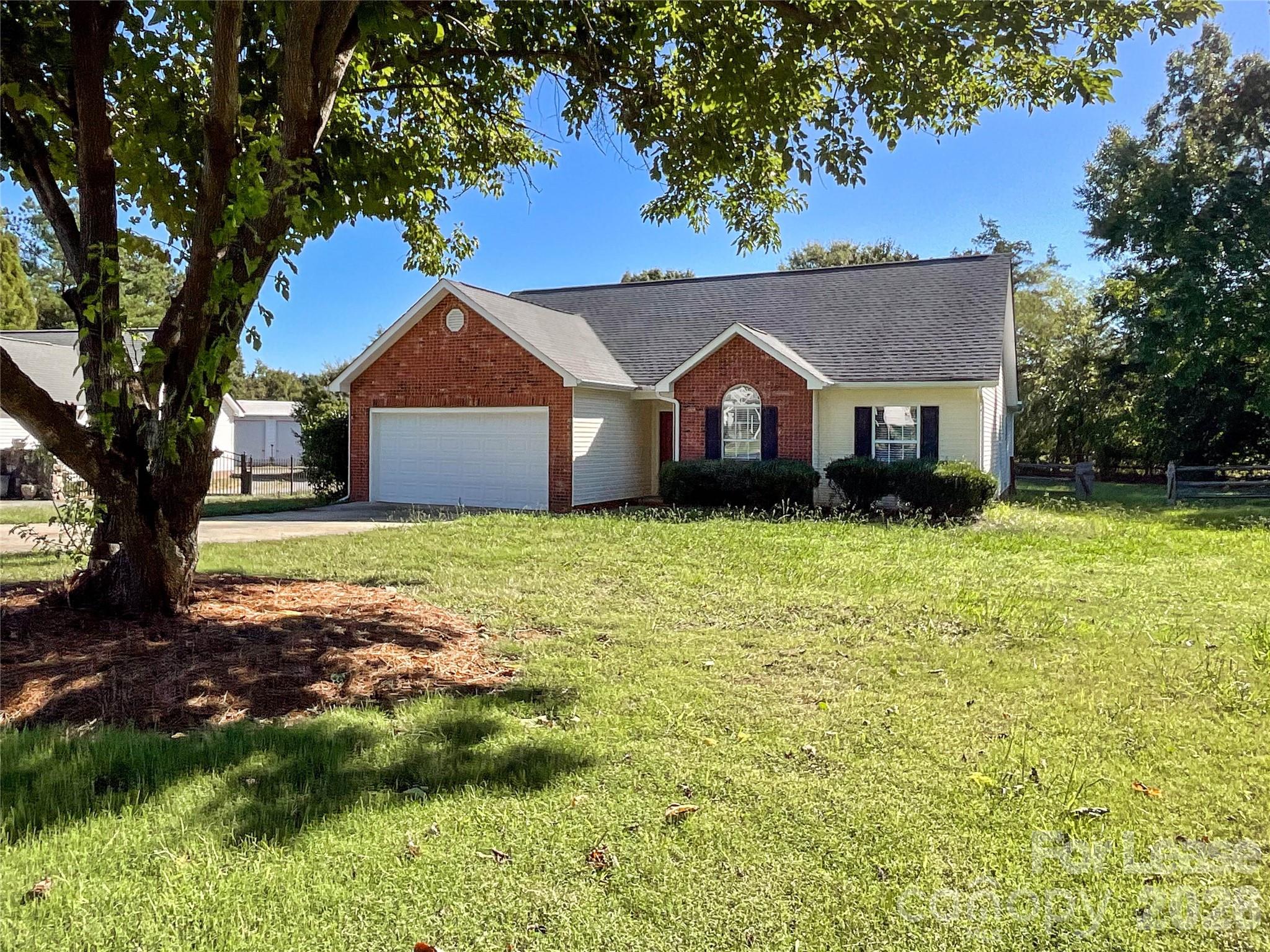 1037 Ridgefield Circle Property Photo 1
