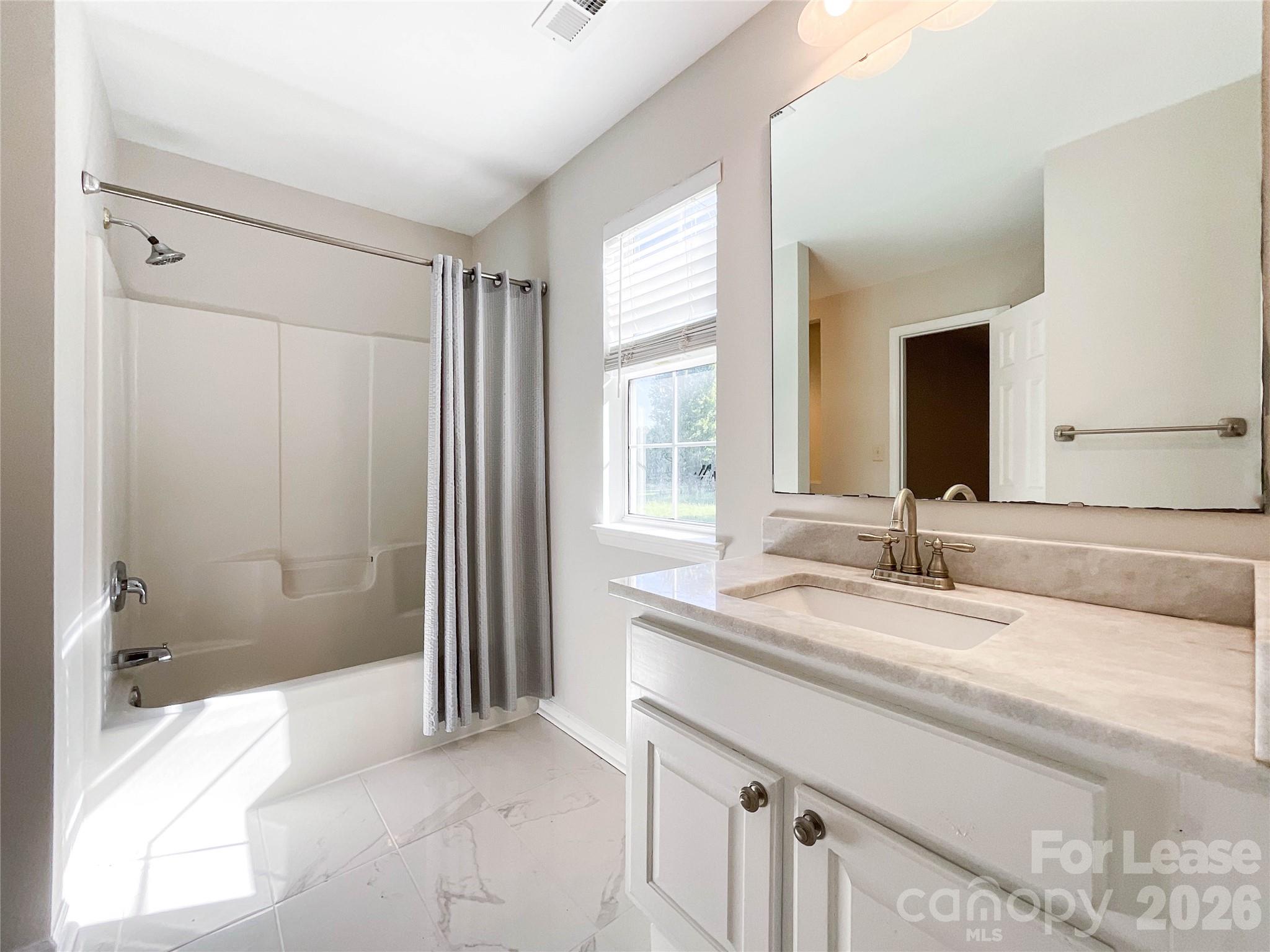 1037 Ridgefield Circle Property Photo 7