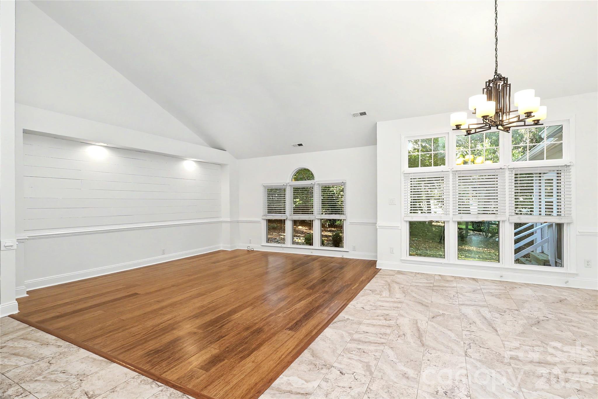 9931 Deer Spring Lane Property Photo 4