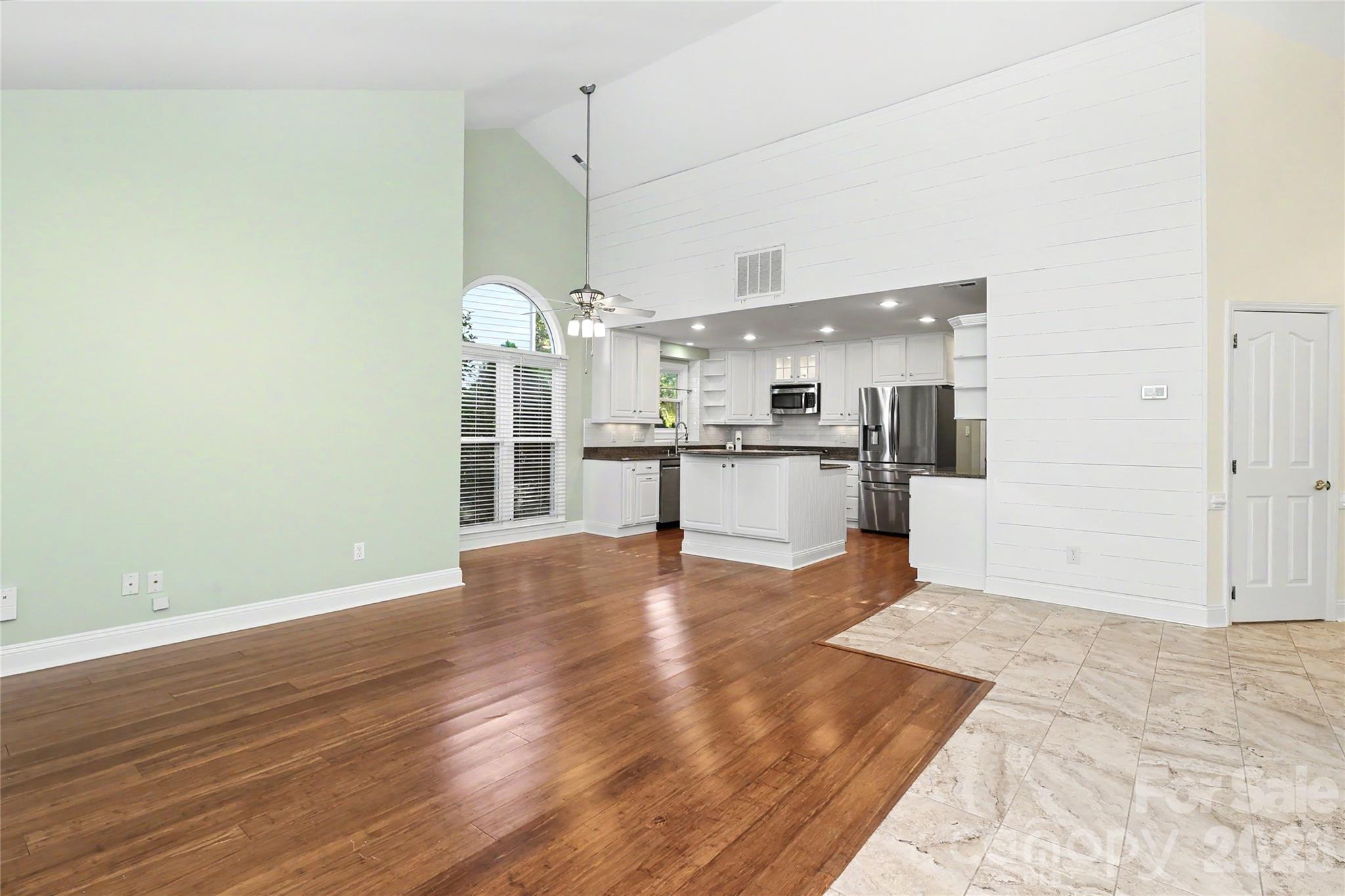 9931 Deer Spring Lane Property Photo 8