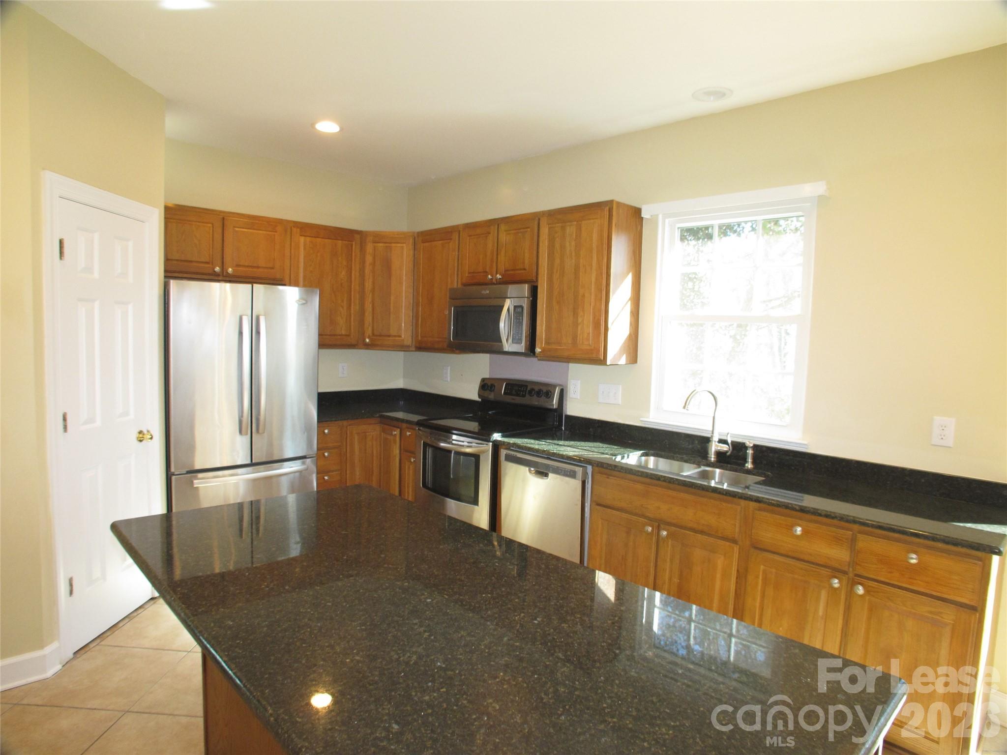 6532 Outer Bridge Lane Property Photo 2