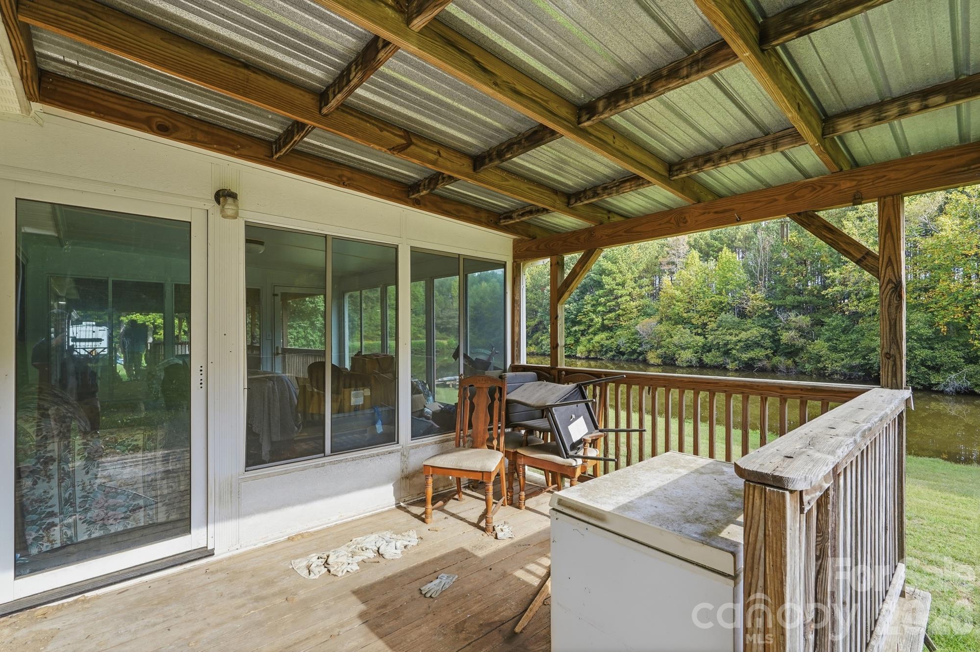 650 Simpson Road Property Photo 6