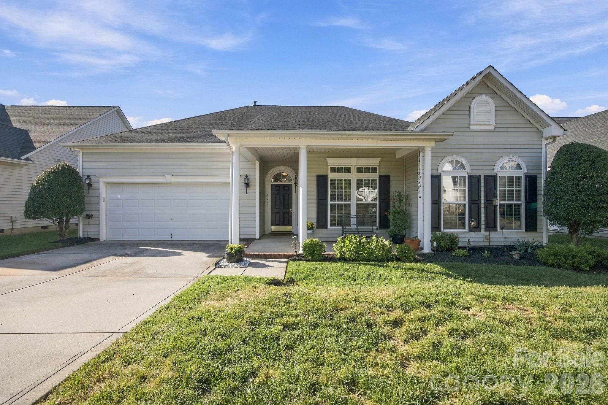 2723 Sunberry Lane Property Photo 2