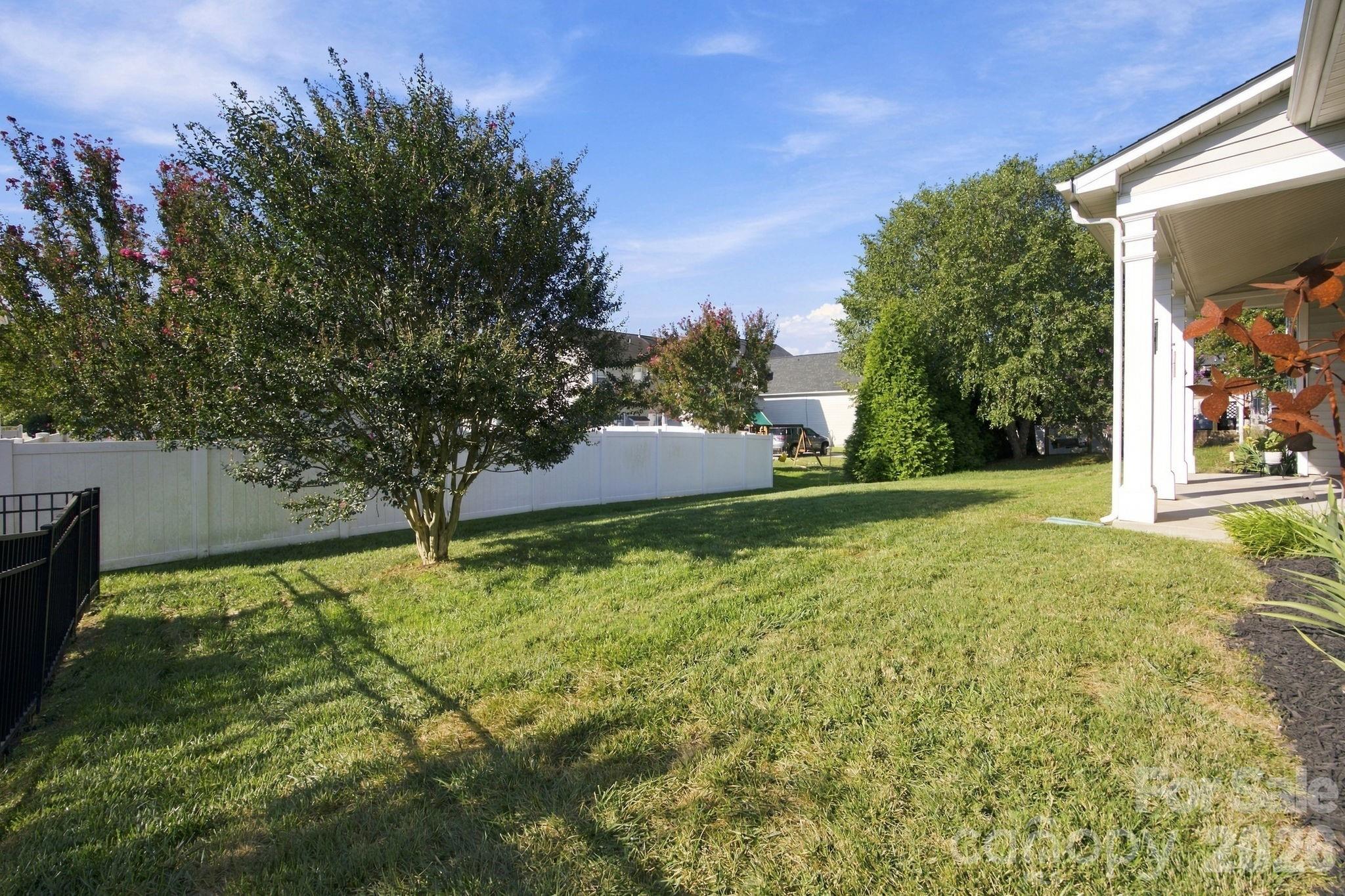 2723 Sunberry Lane Property Photo 23
