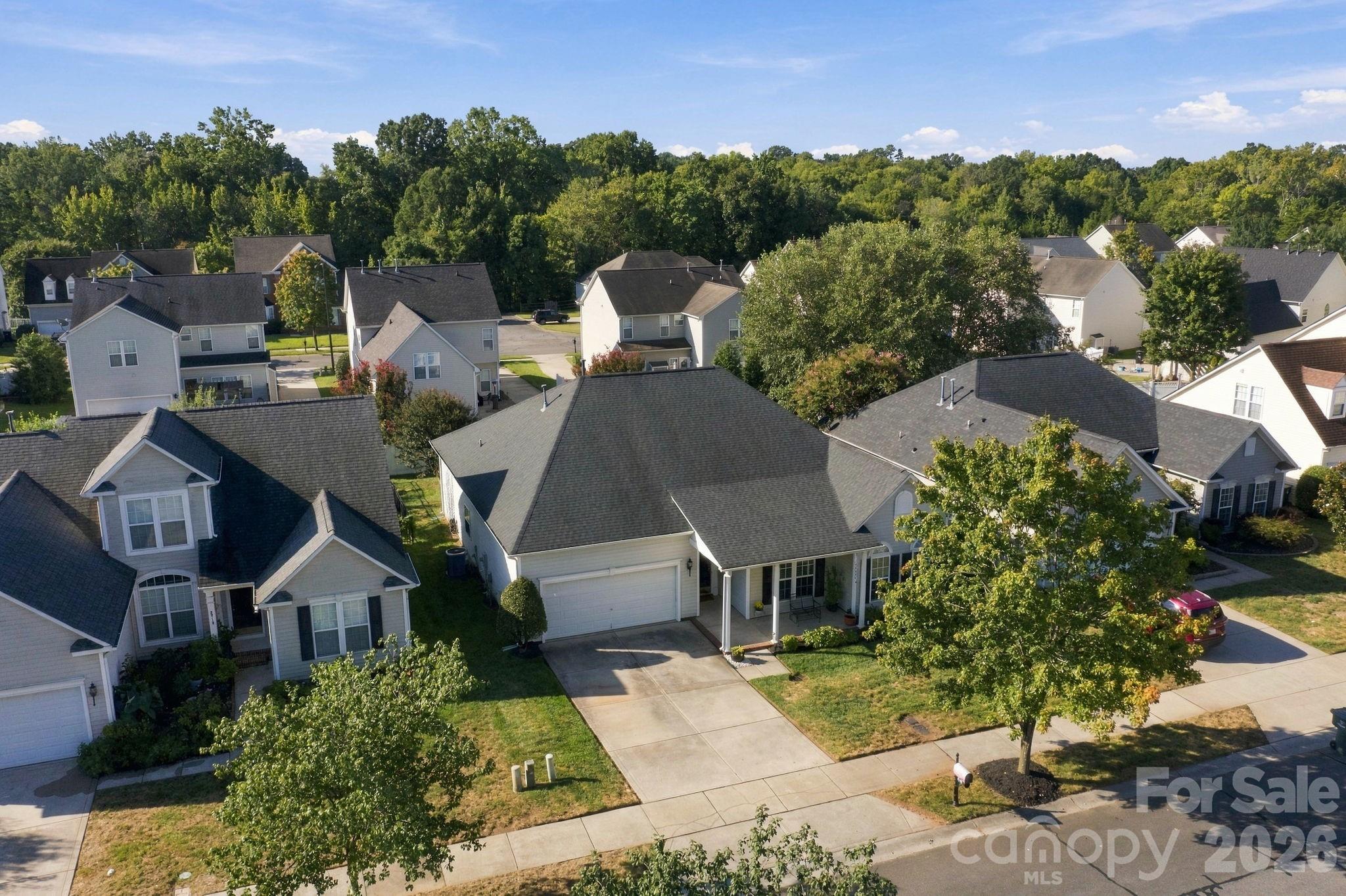 2723 Sunberry Lane Property Photo 29