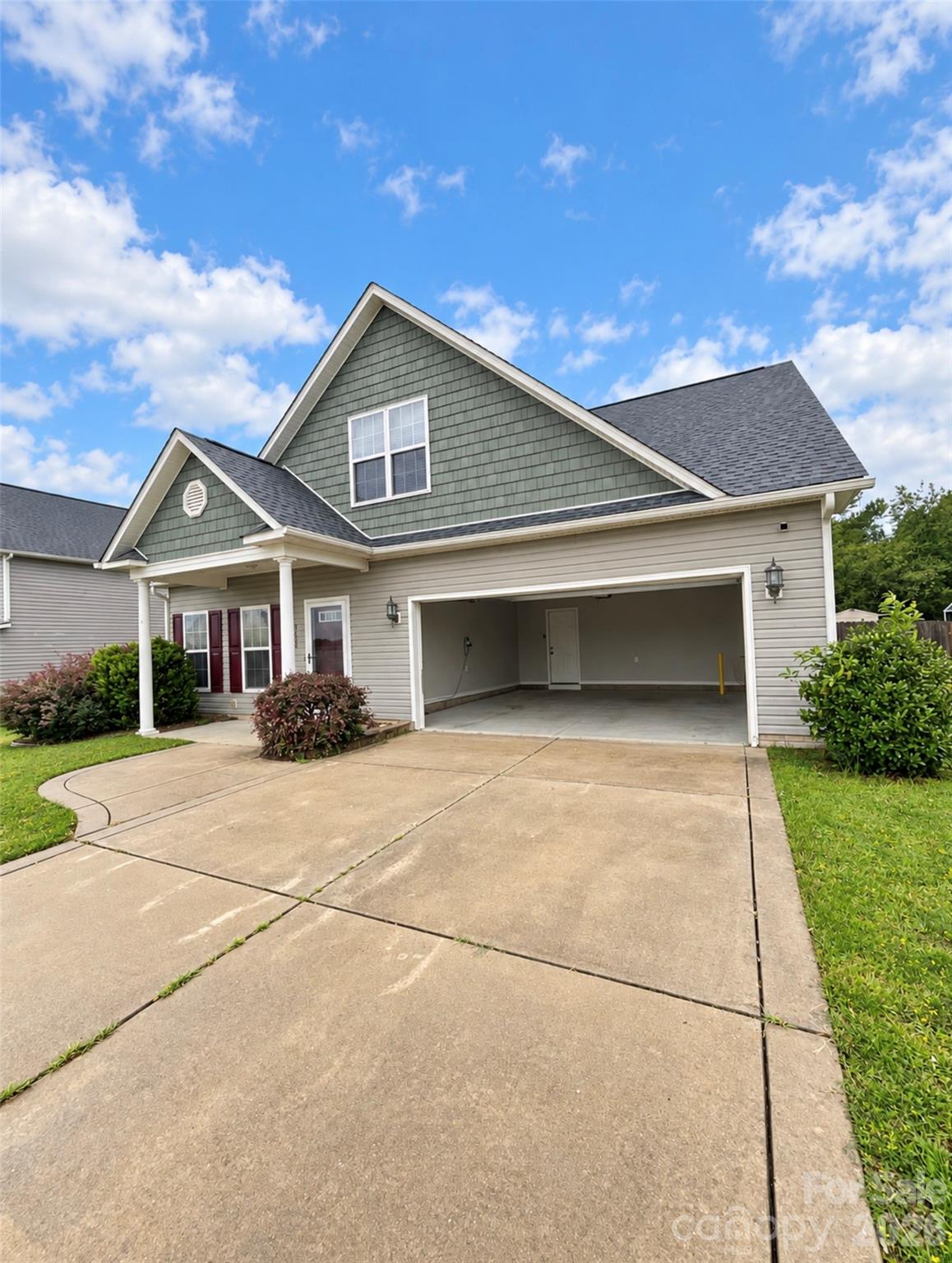 3600 Crosswinds Drive Property Photo 4
