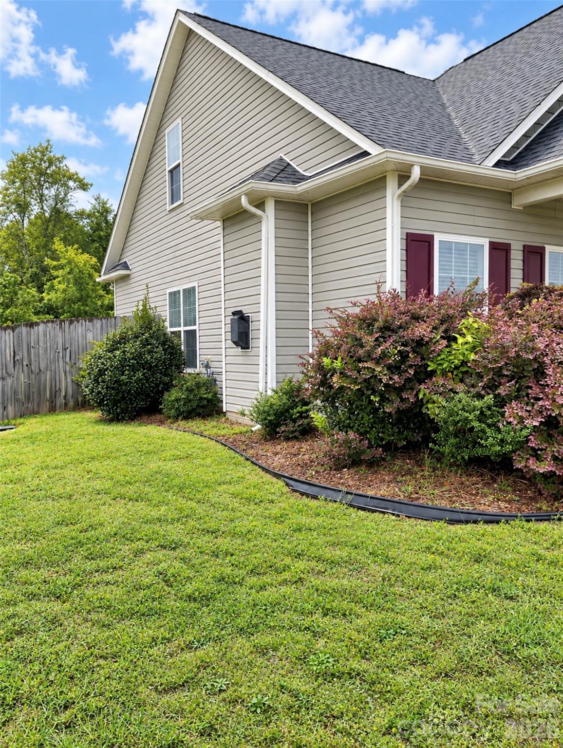 3600 Crosswinds Drive Property Photo 6