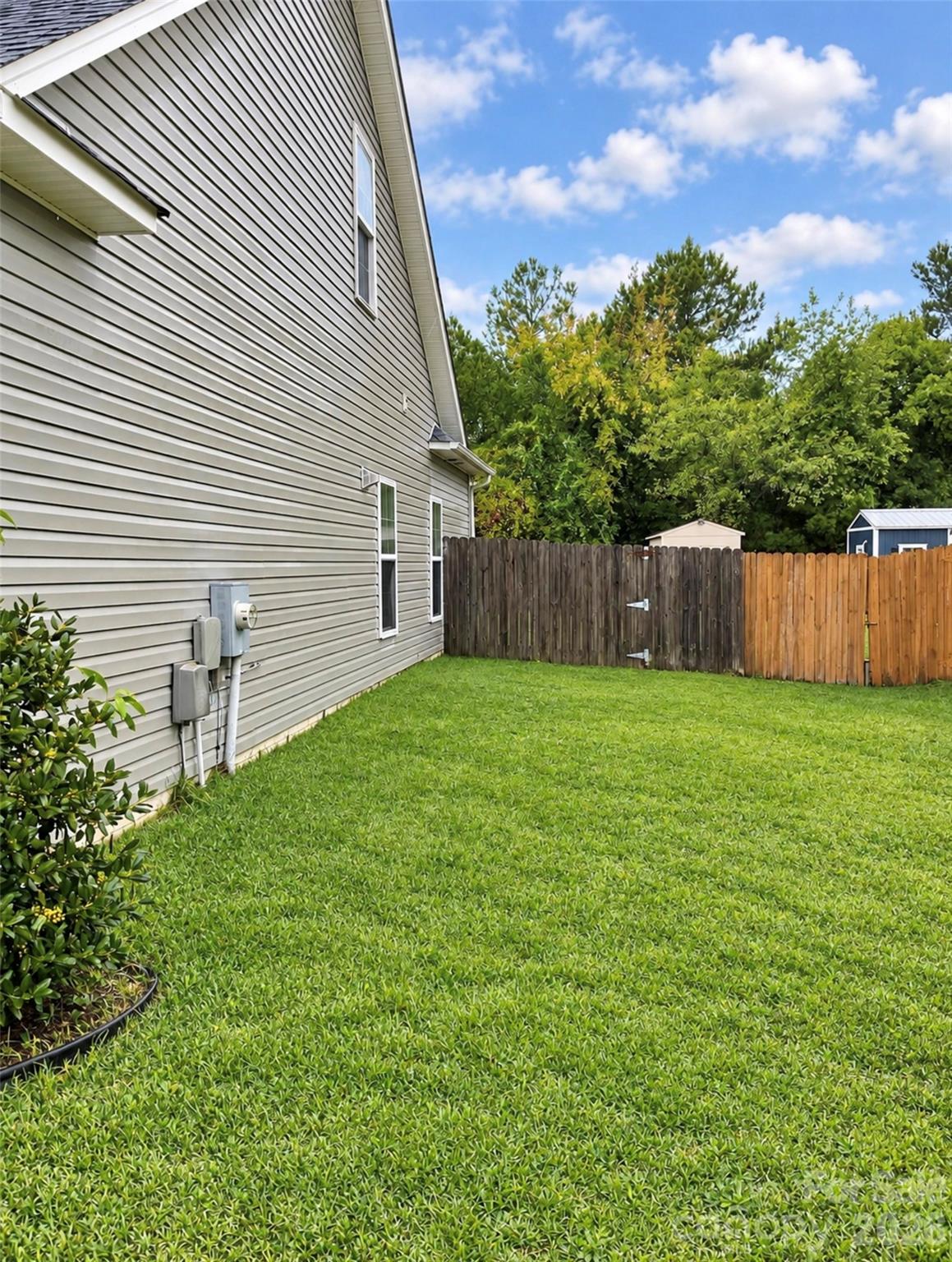 3600 Crosswinds Drive Property Photo 7