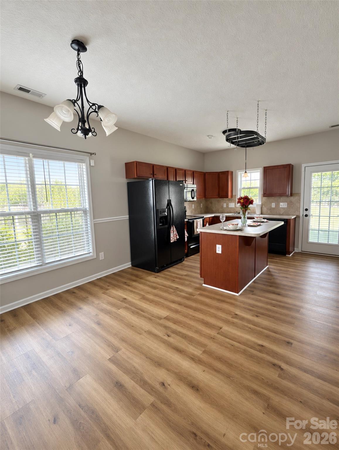 3600 Crosswinds Drive Property Photo 21