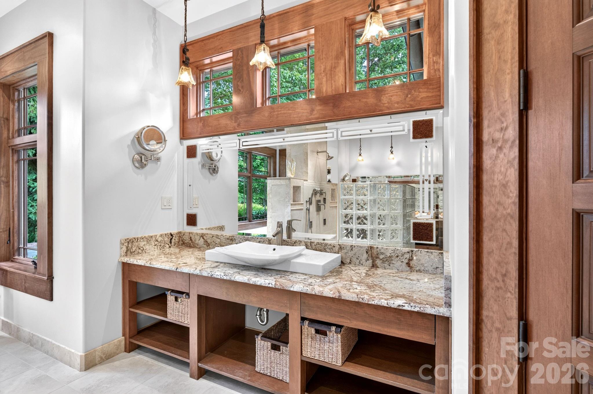 93 Lombard Street Property Photo 22