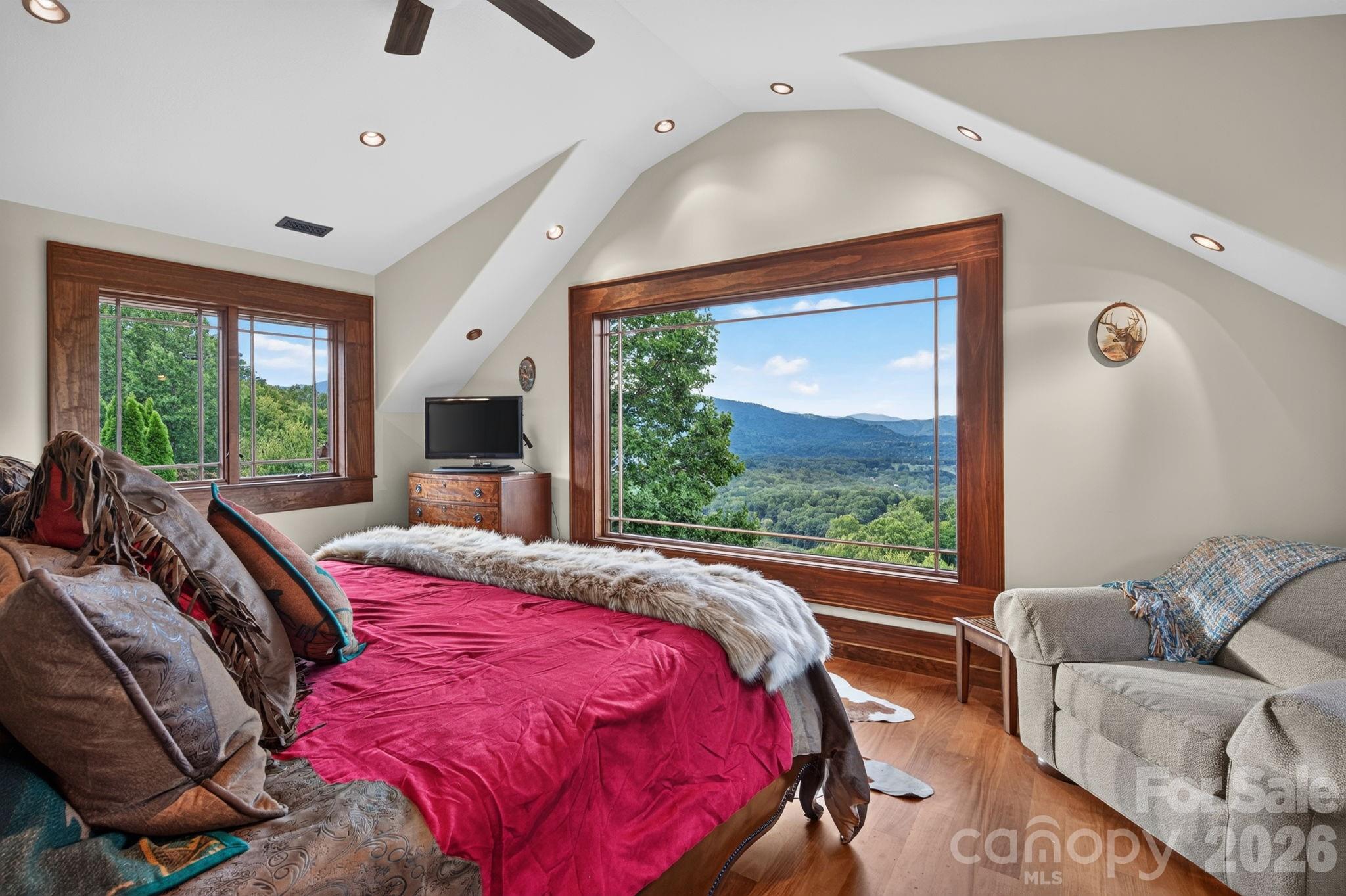 93 Lombard Street Property Photo 29