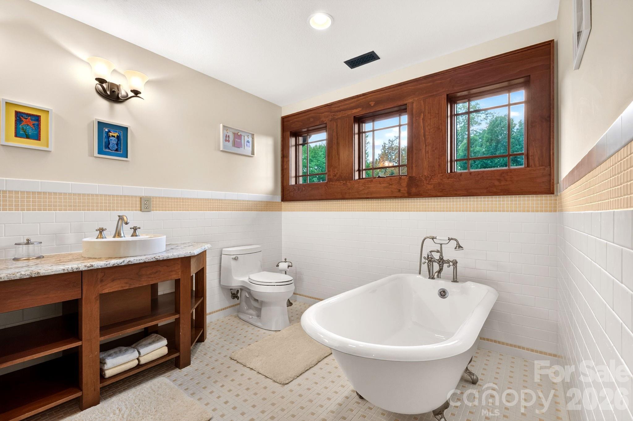 93 Lombard Street Property Photo 34