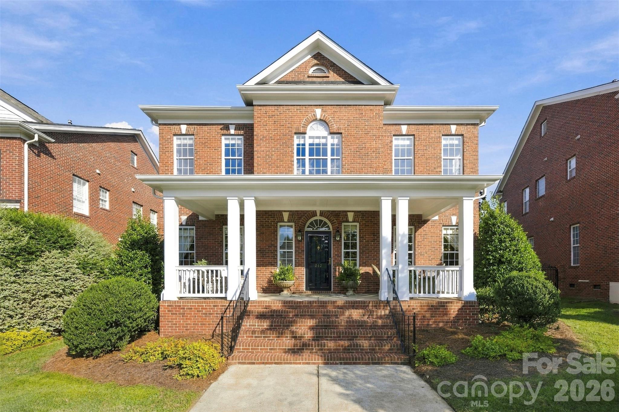 240 Hawthorne Park Avenue Property Photo 1