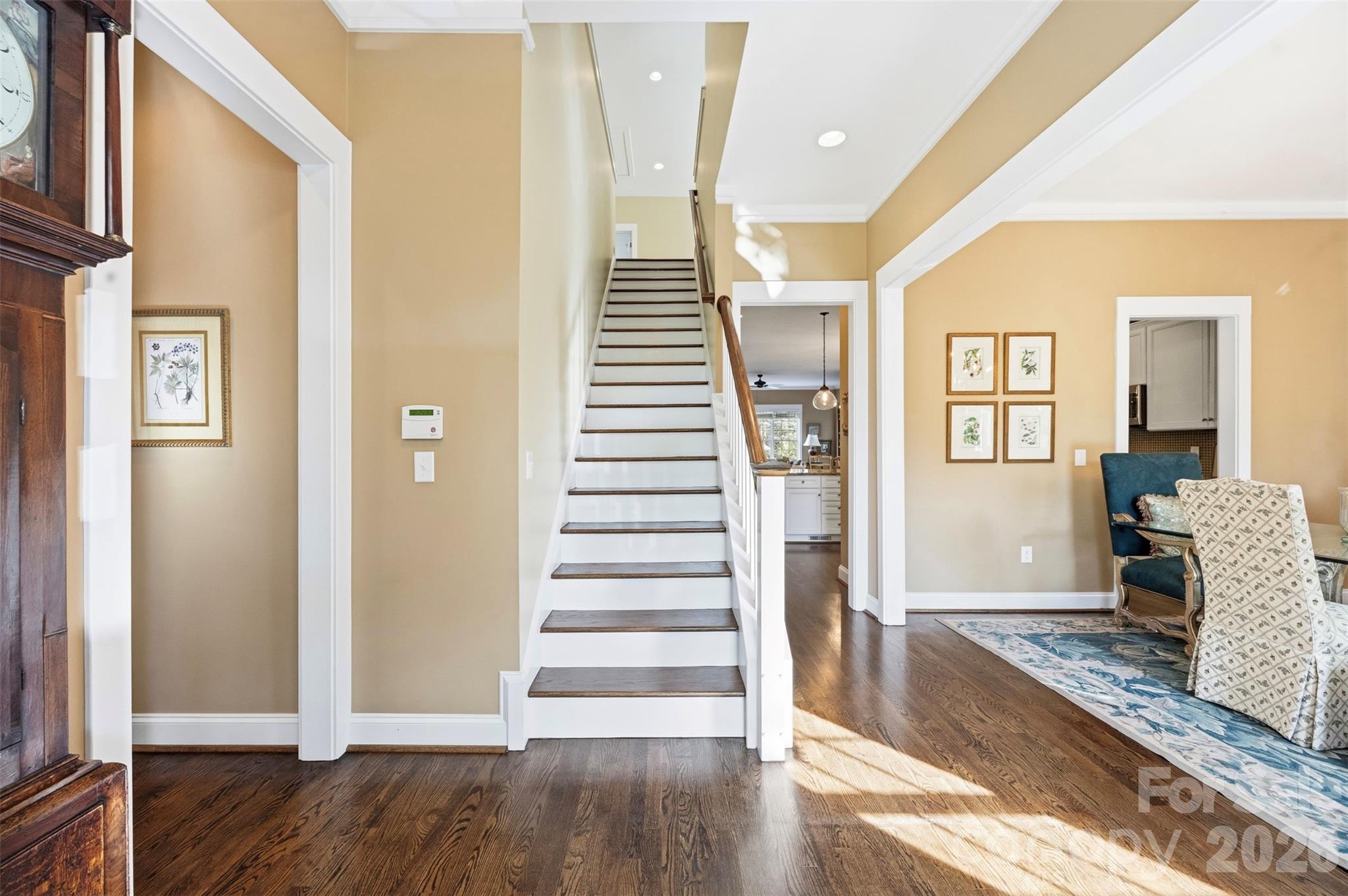 240 Hawthorne Park Avenue Property Photo 4