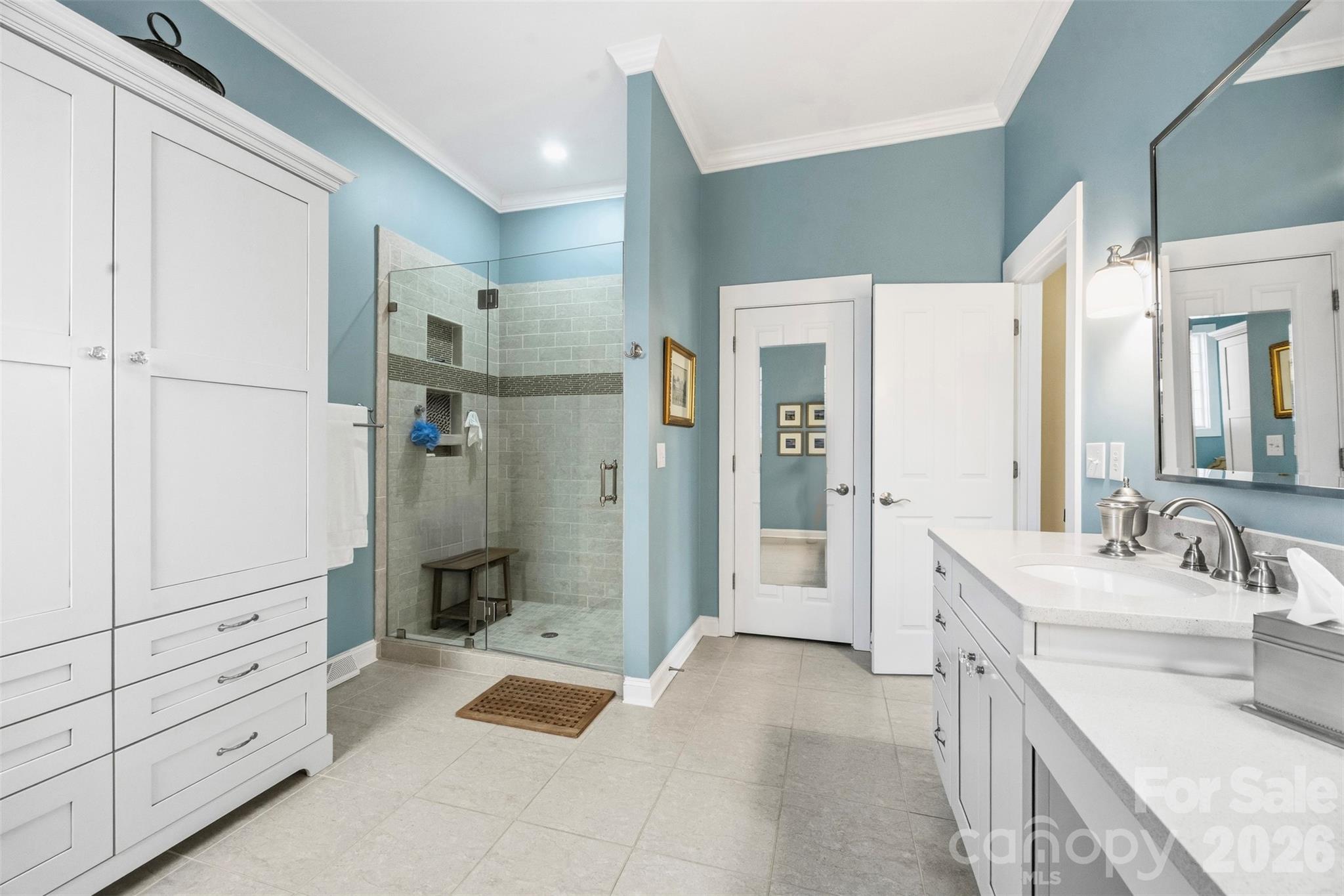 240 Hawthorne Park Avenue Property Photo 17
