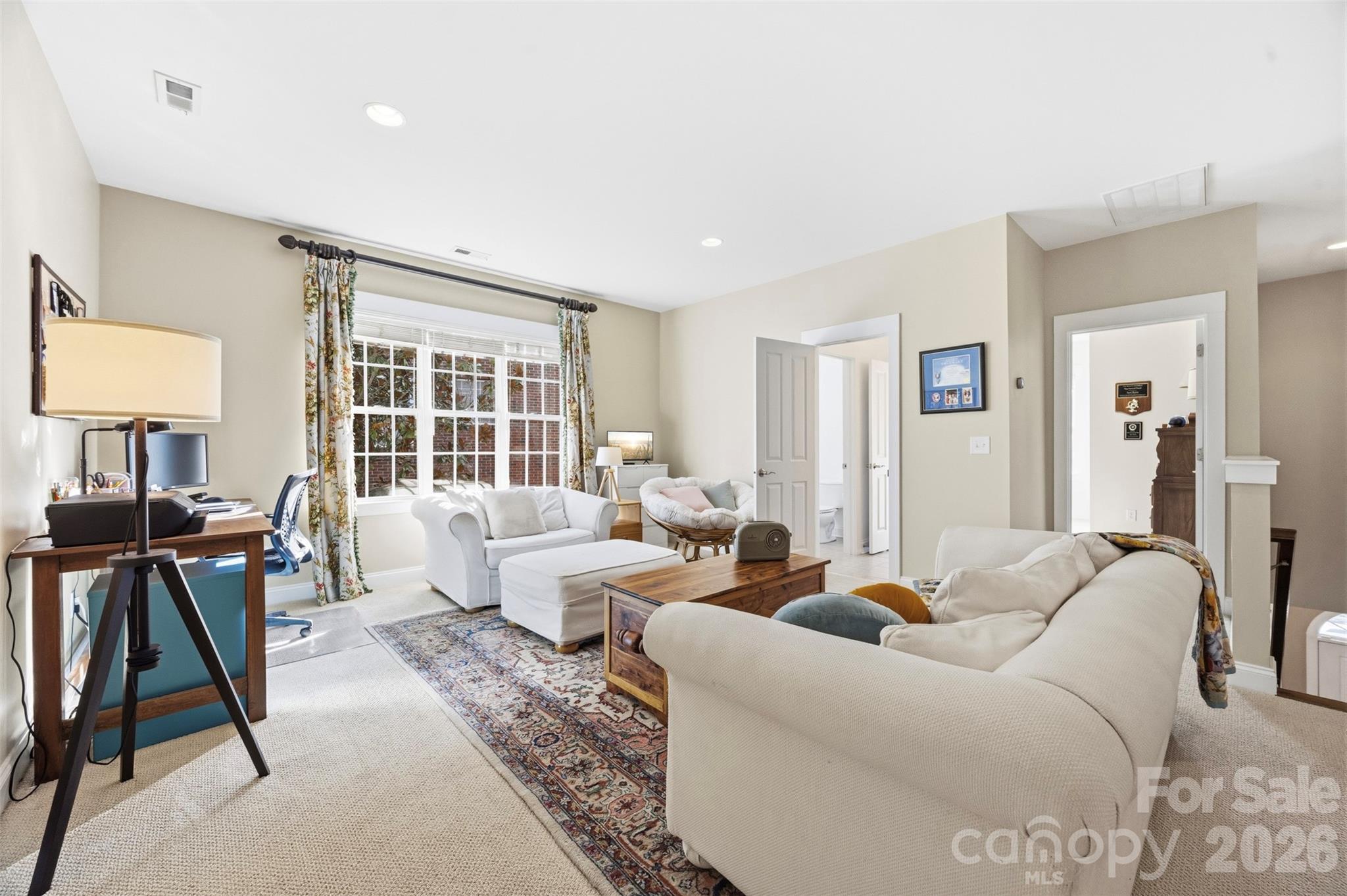 240 Hawthorne Park Avenue Property Photo 21