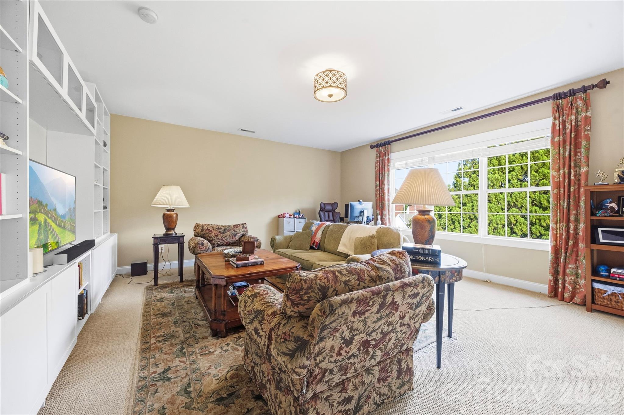 240 Hawthorne Park Avenue Property Photo 30