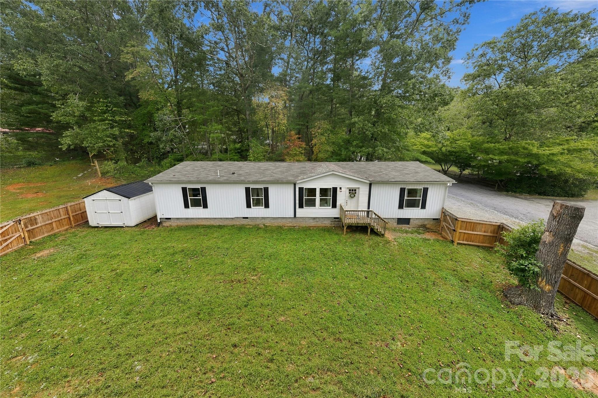 371 Piney Ridge Drive Property Photo 1