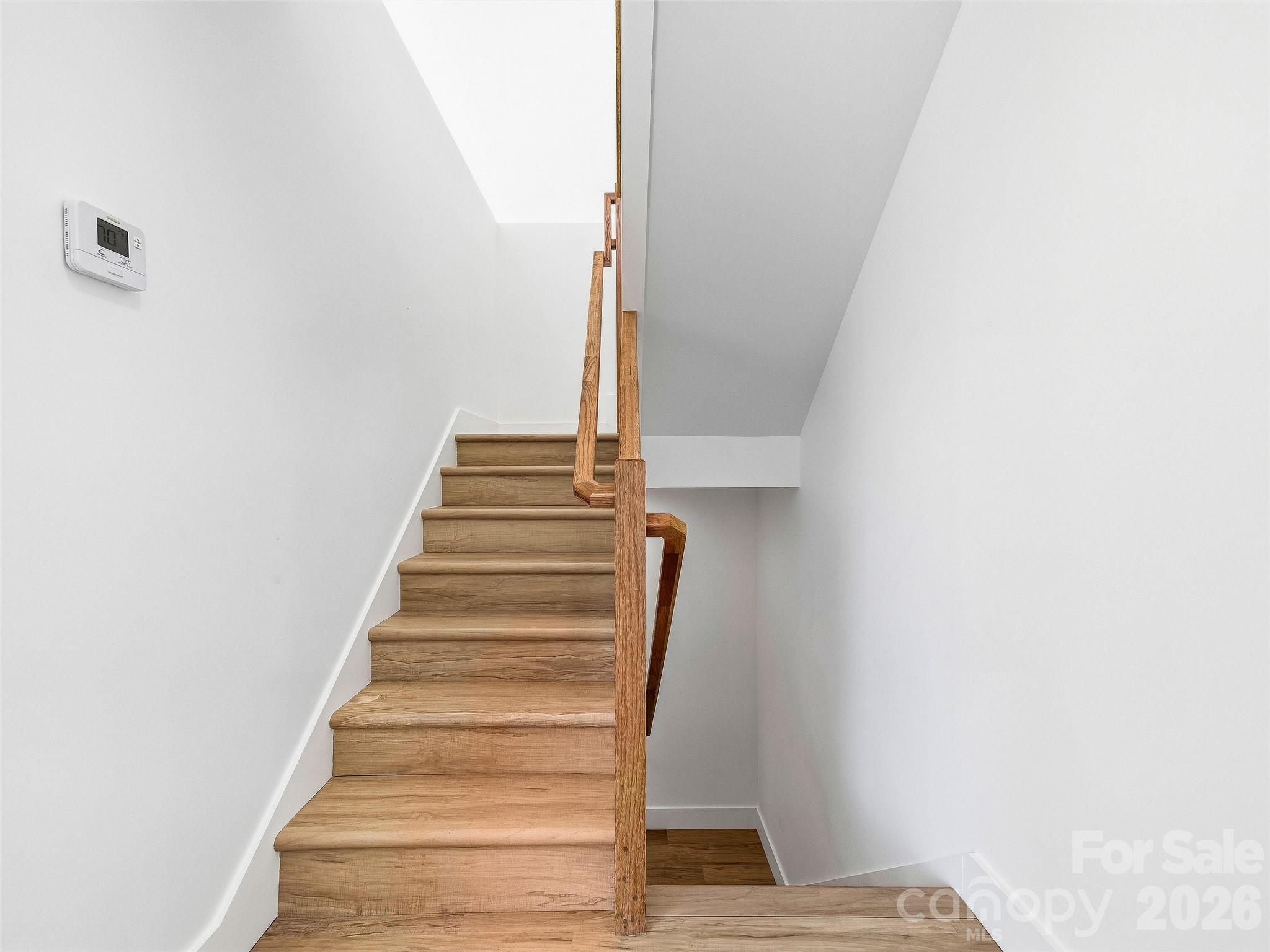 700 Sunnyside Drive Property Photo 23
