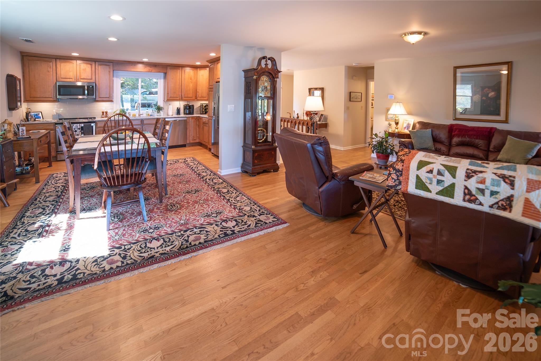 2231 N Point Drive Property Photo 10