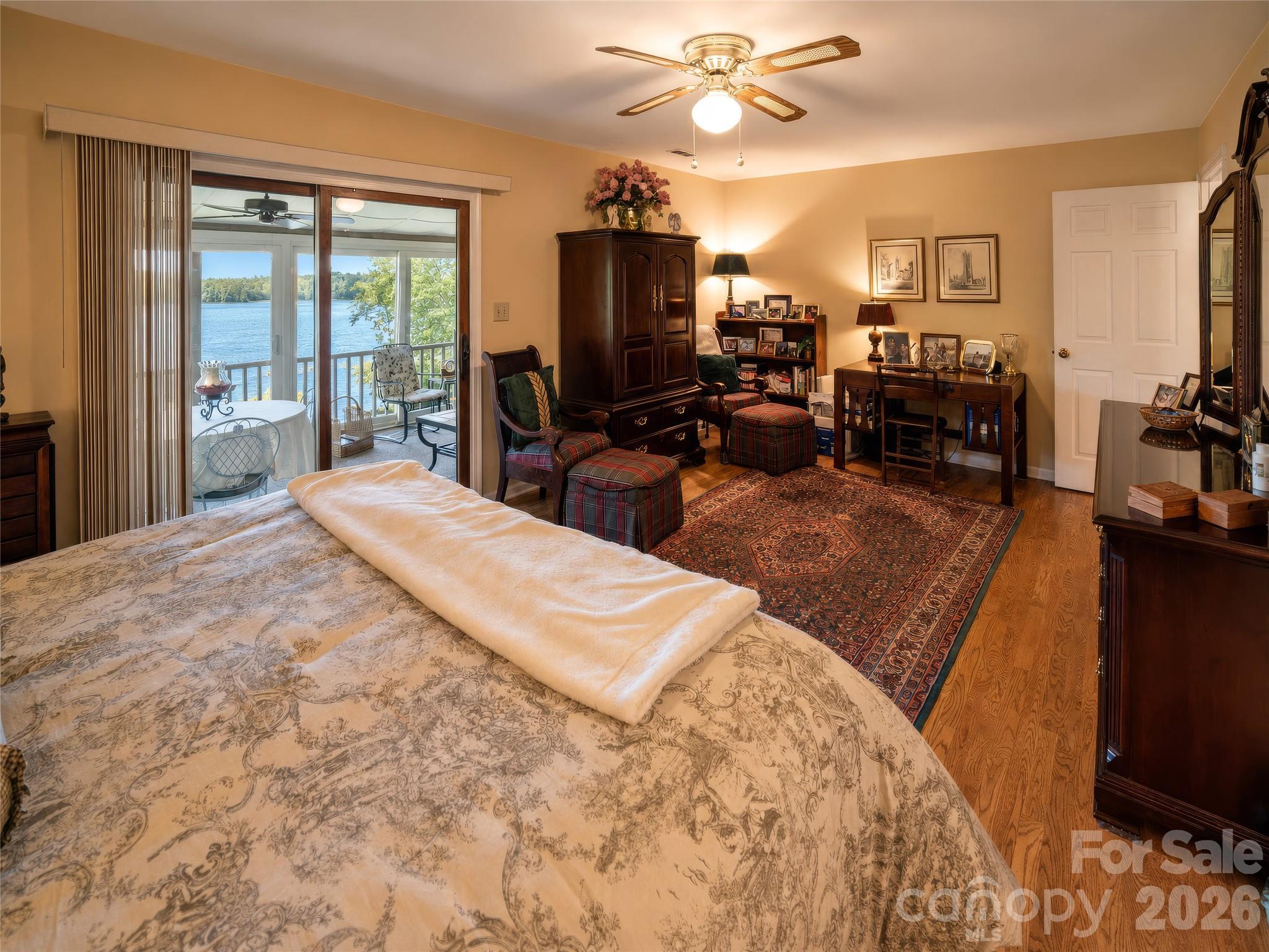 2231 N Point Drive Property Photo 15