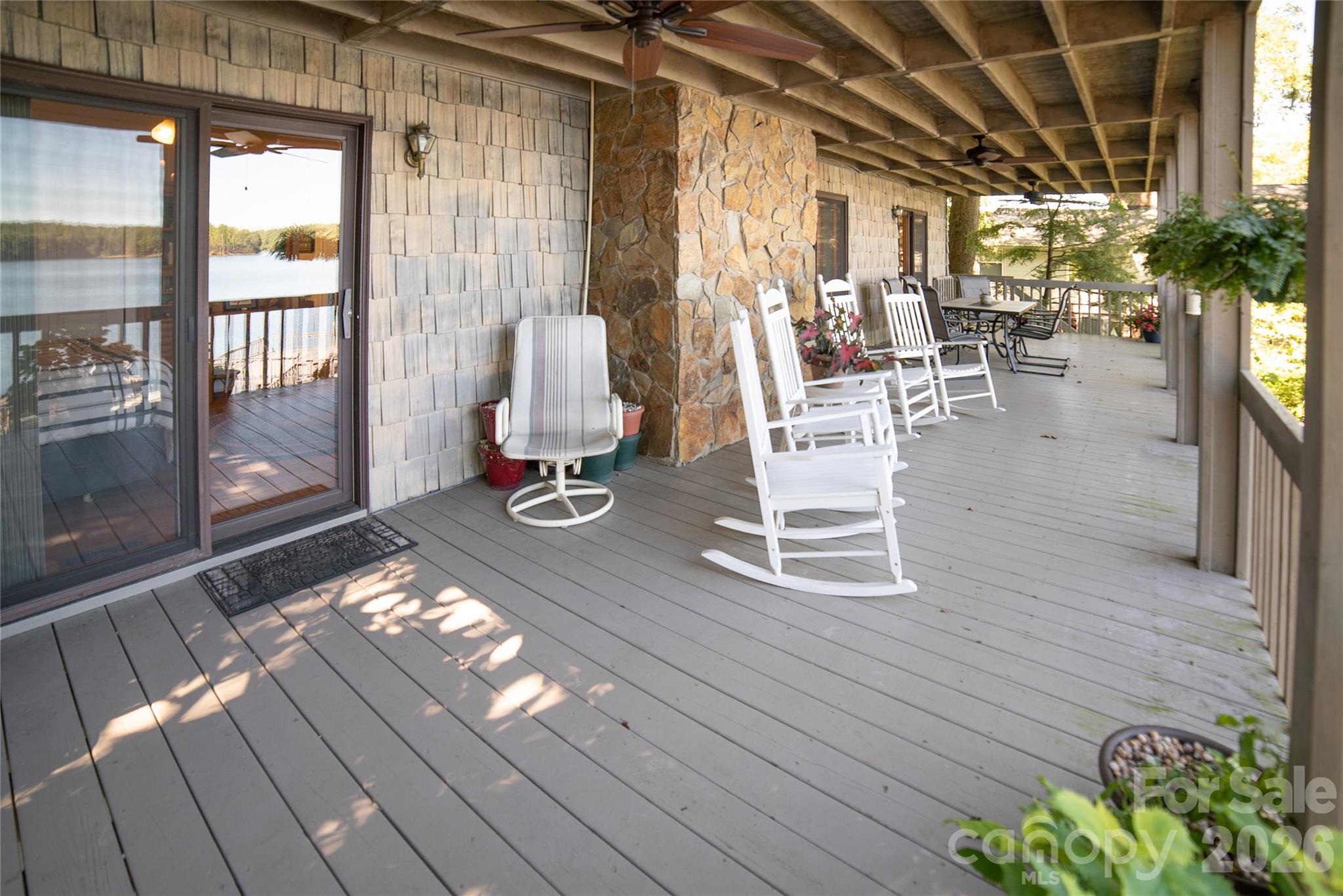 2231 N Point Drive Property Photo 32