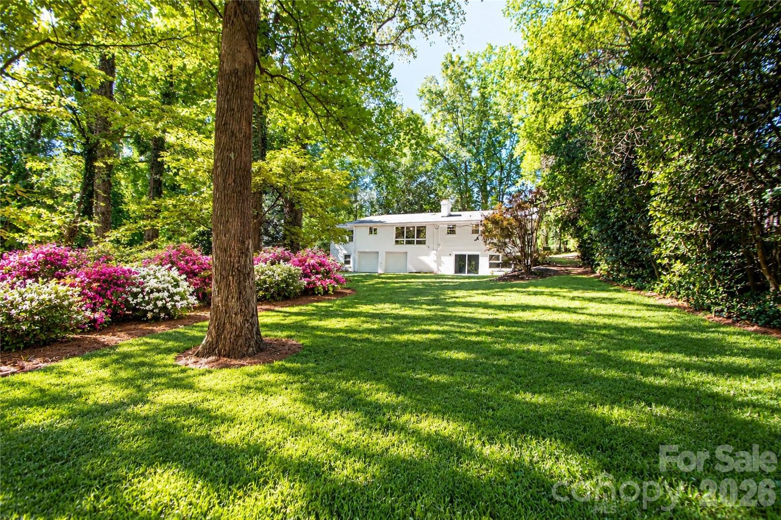 7400 Oakwood Lane Property Photo 4