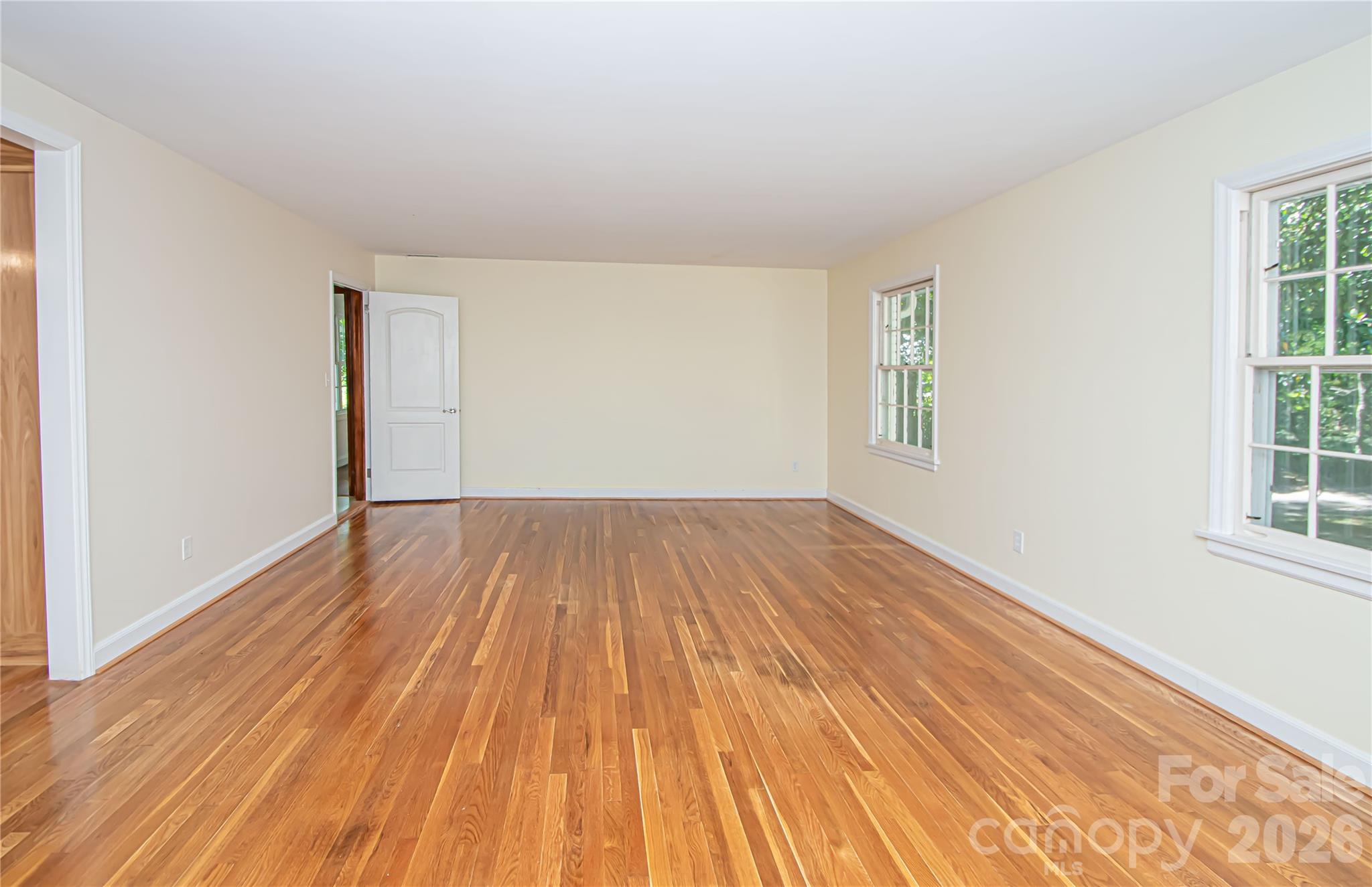 7400 Oakwood Lane Property Photo 13