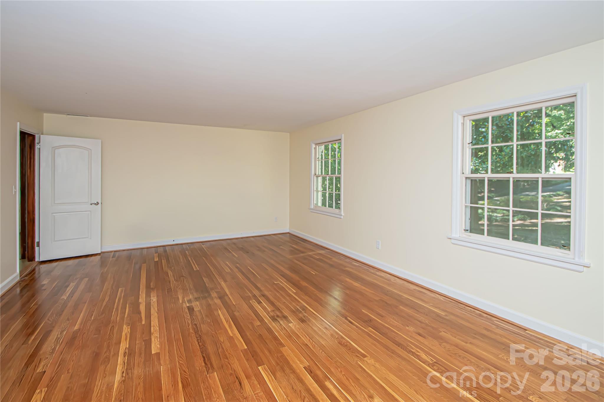 7400 Oakwood Lane Property Photo 14