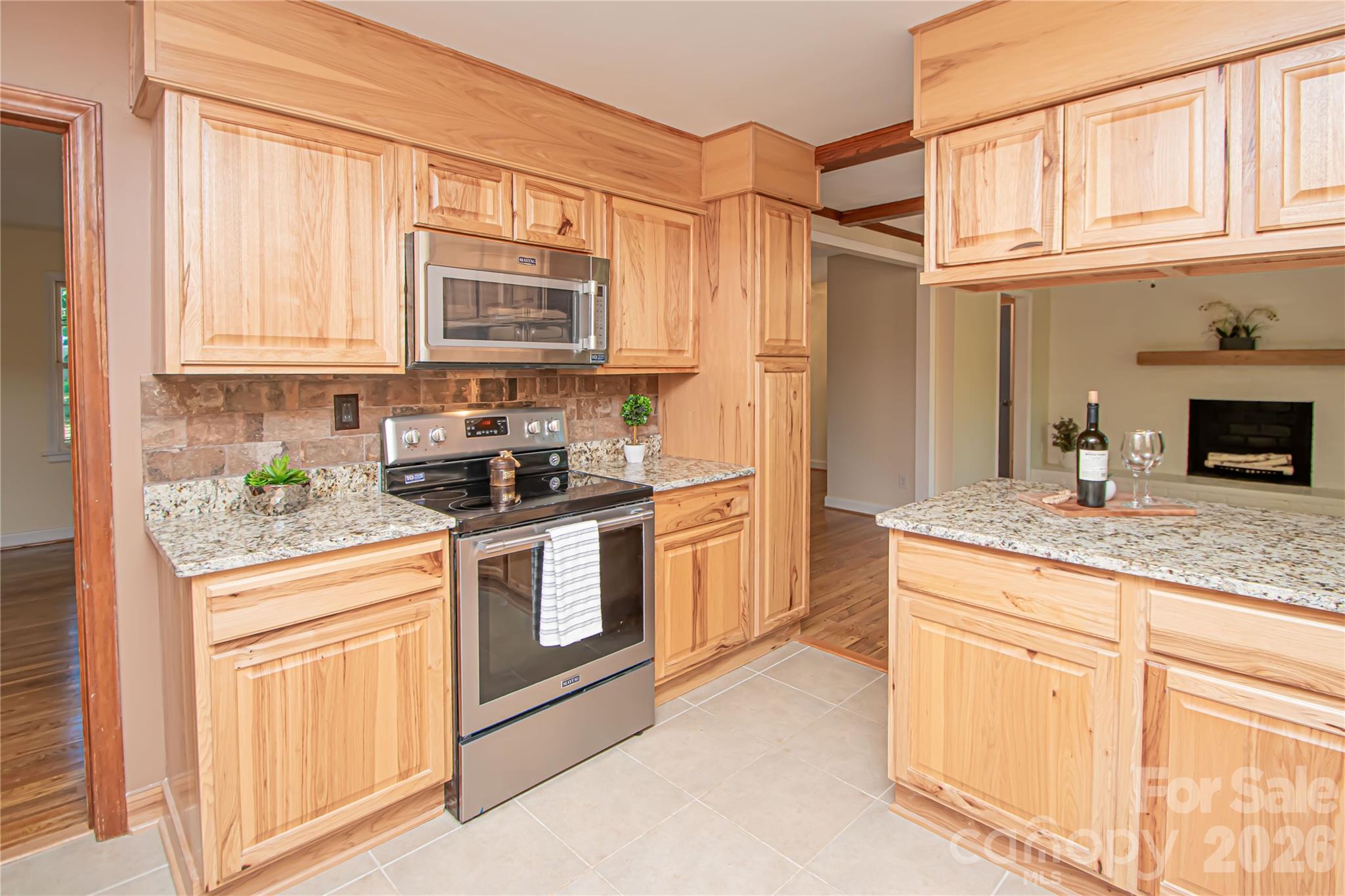 7400 Oakwood Lane Property Photo 15
