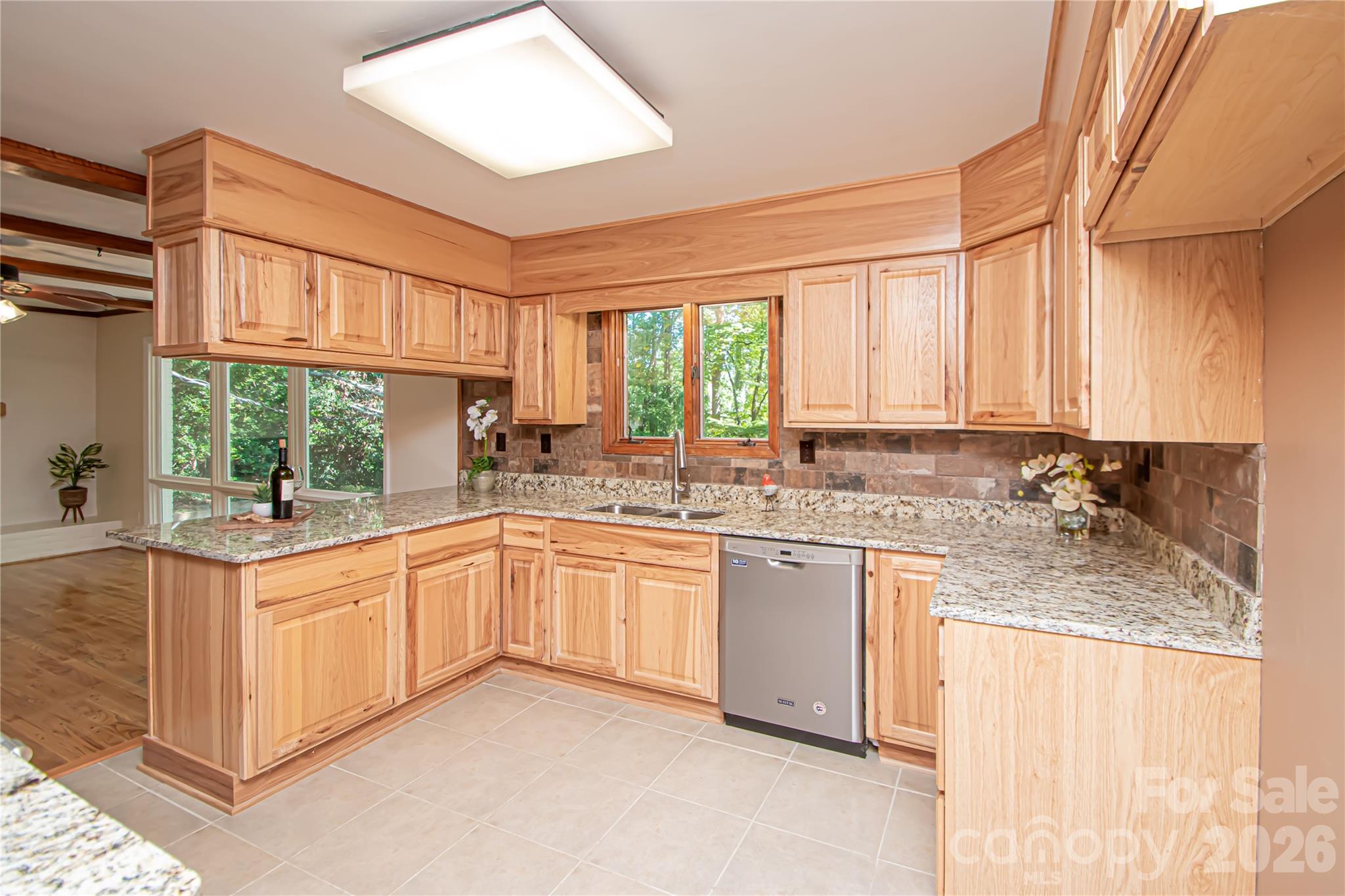 7400 Oakwood Lane Property Photo 18