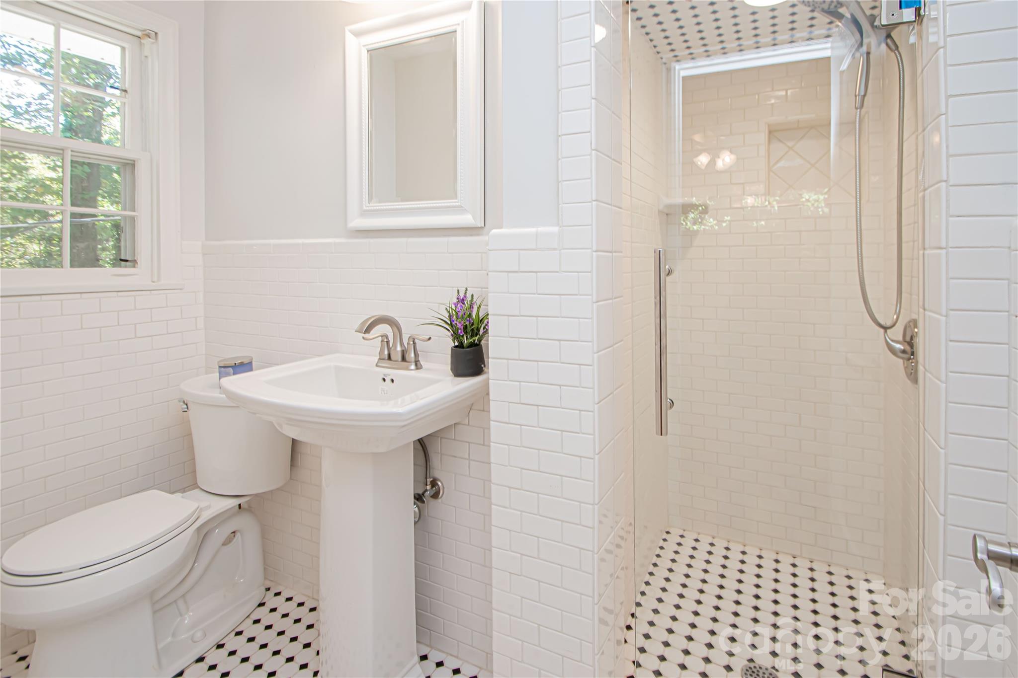 7400 Oakwood Lane Property Photo 25