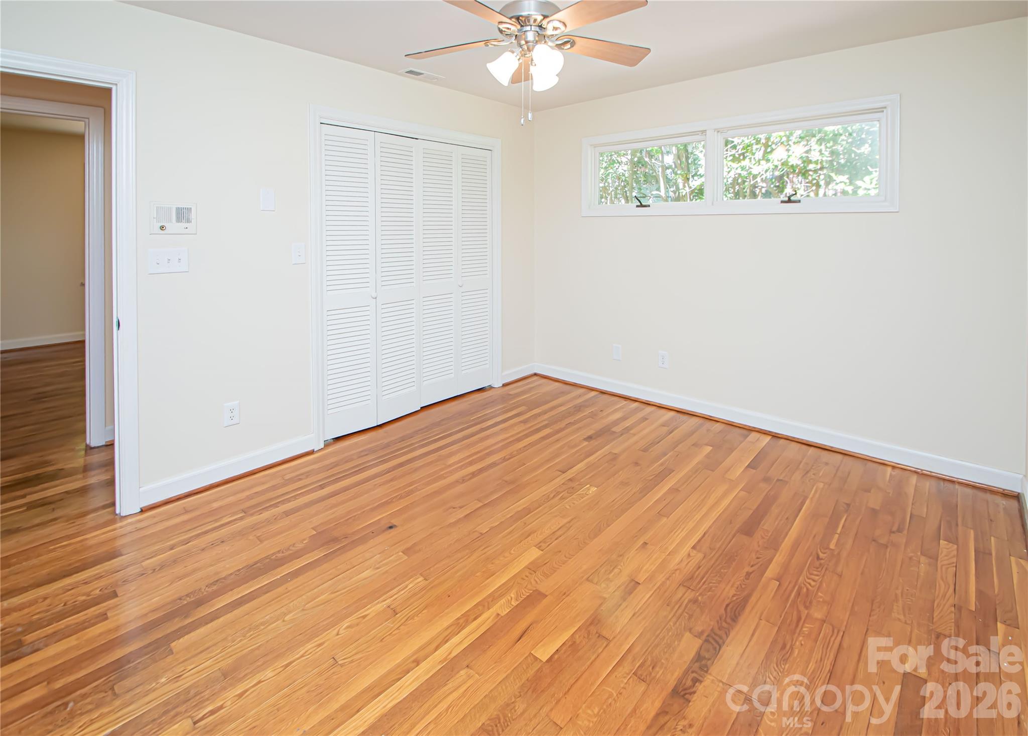 7400 Oakwood Lane Property Photo 28
