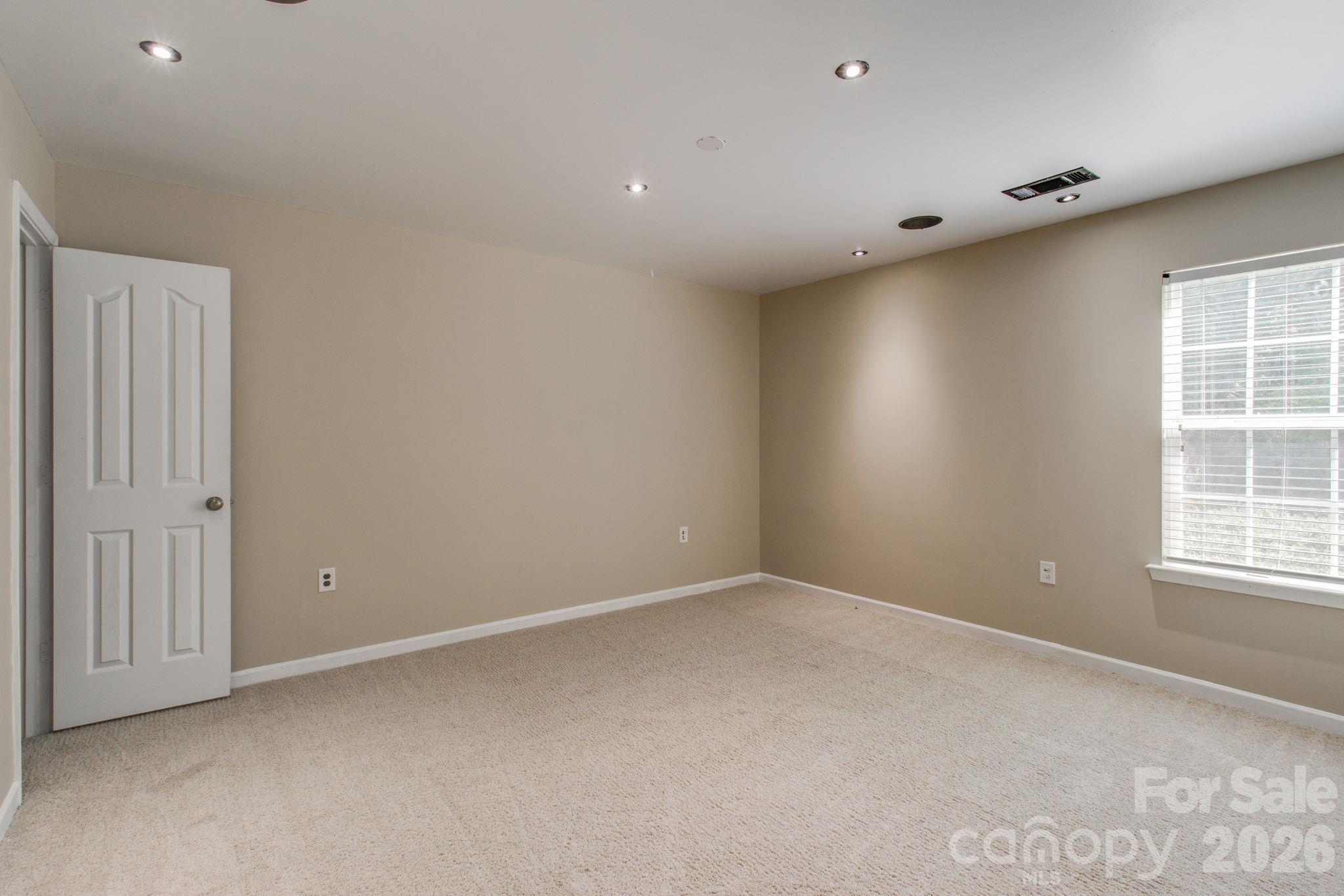 2115 Fieldstone Gate Cove Property Photo 27