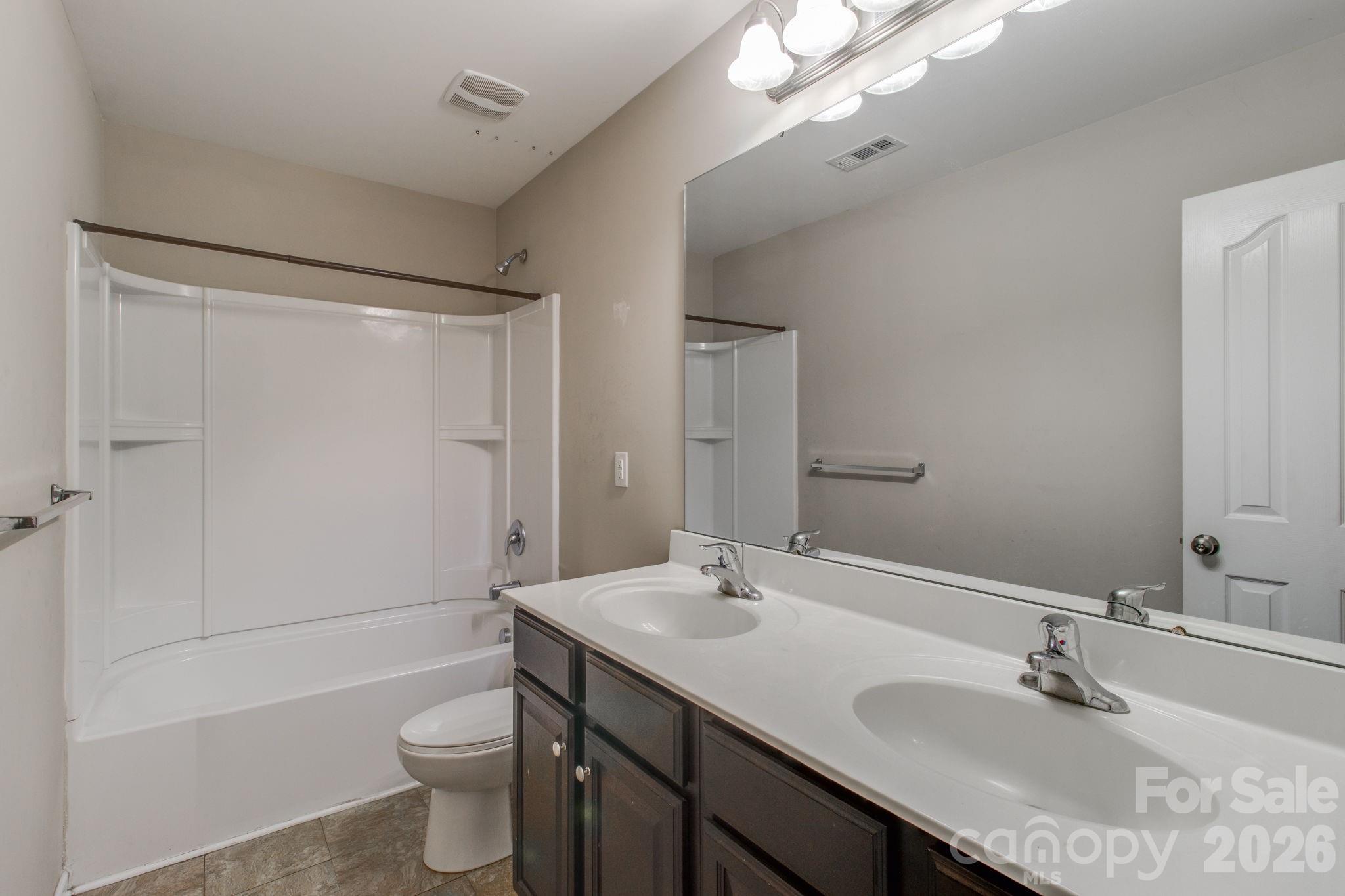 2115 Fieldstone Gate Cove Property Photo 29