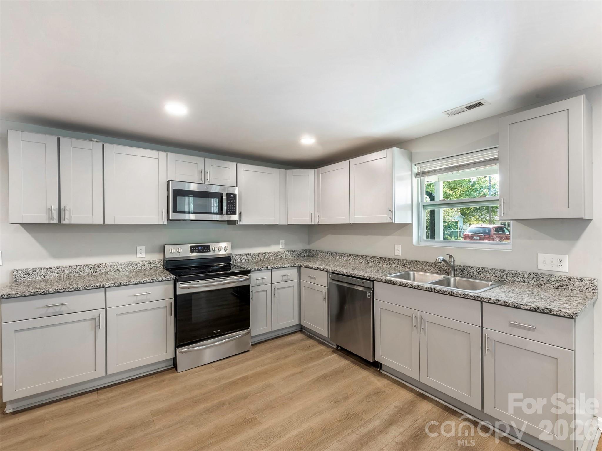 106 Park Street Property Photo 9
