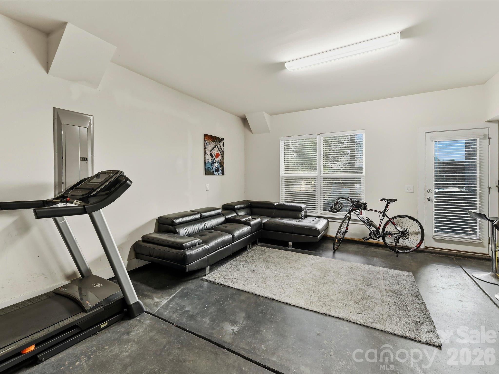 3528 Craughwell Drive Property Photo 8