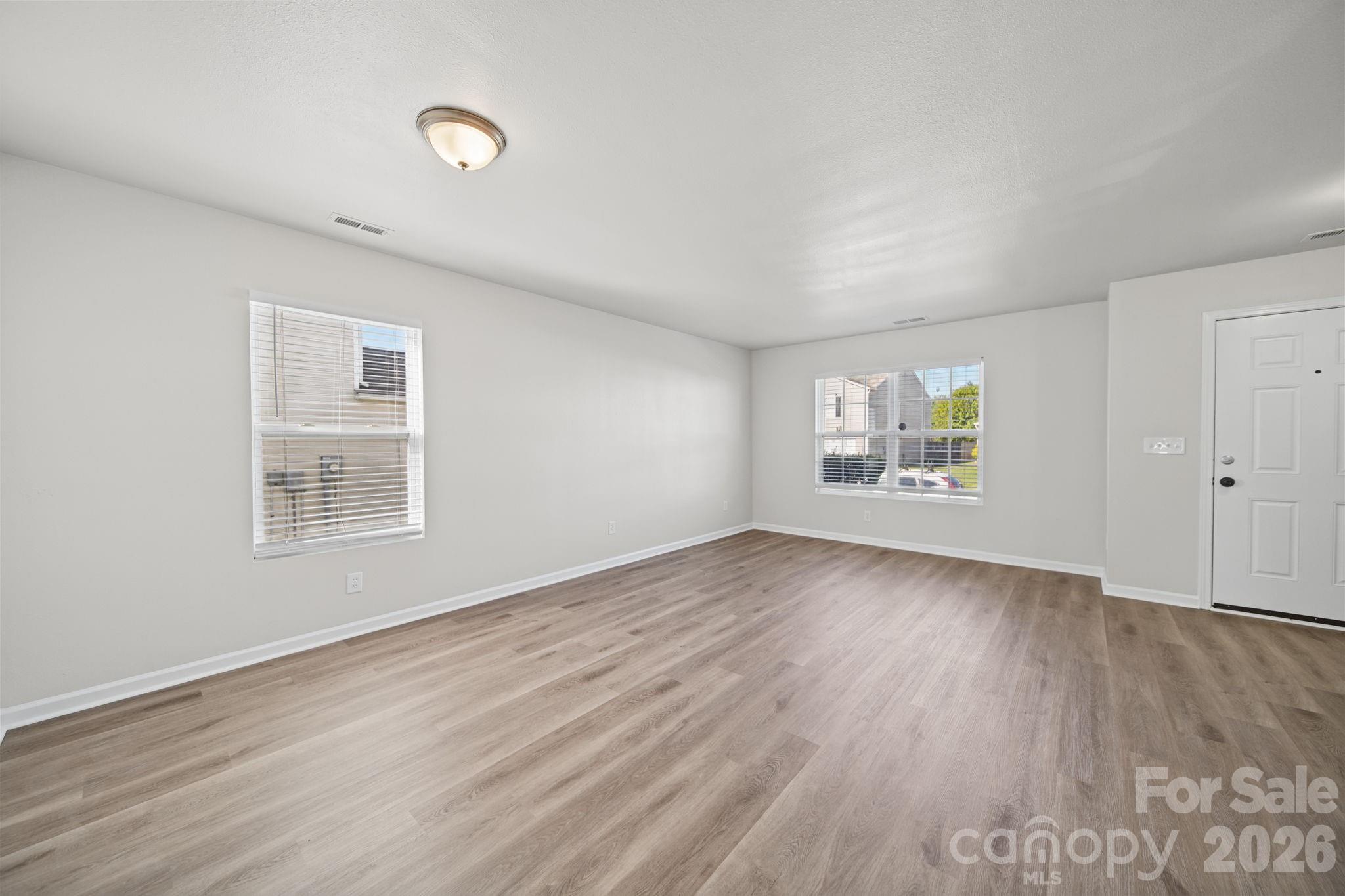1820 Rustic Barn Drive Property Photo 3