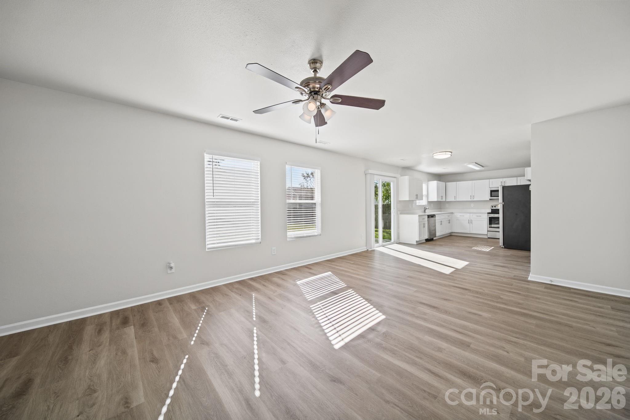 1820 Rustic Barn Drive Property Photo 11