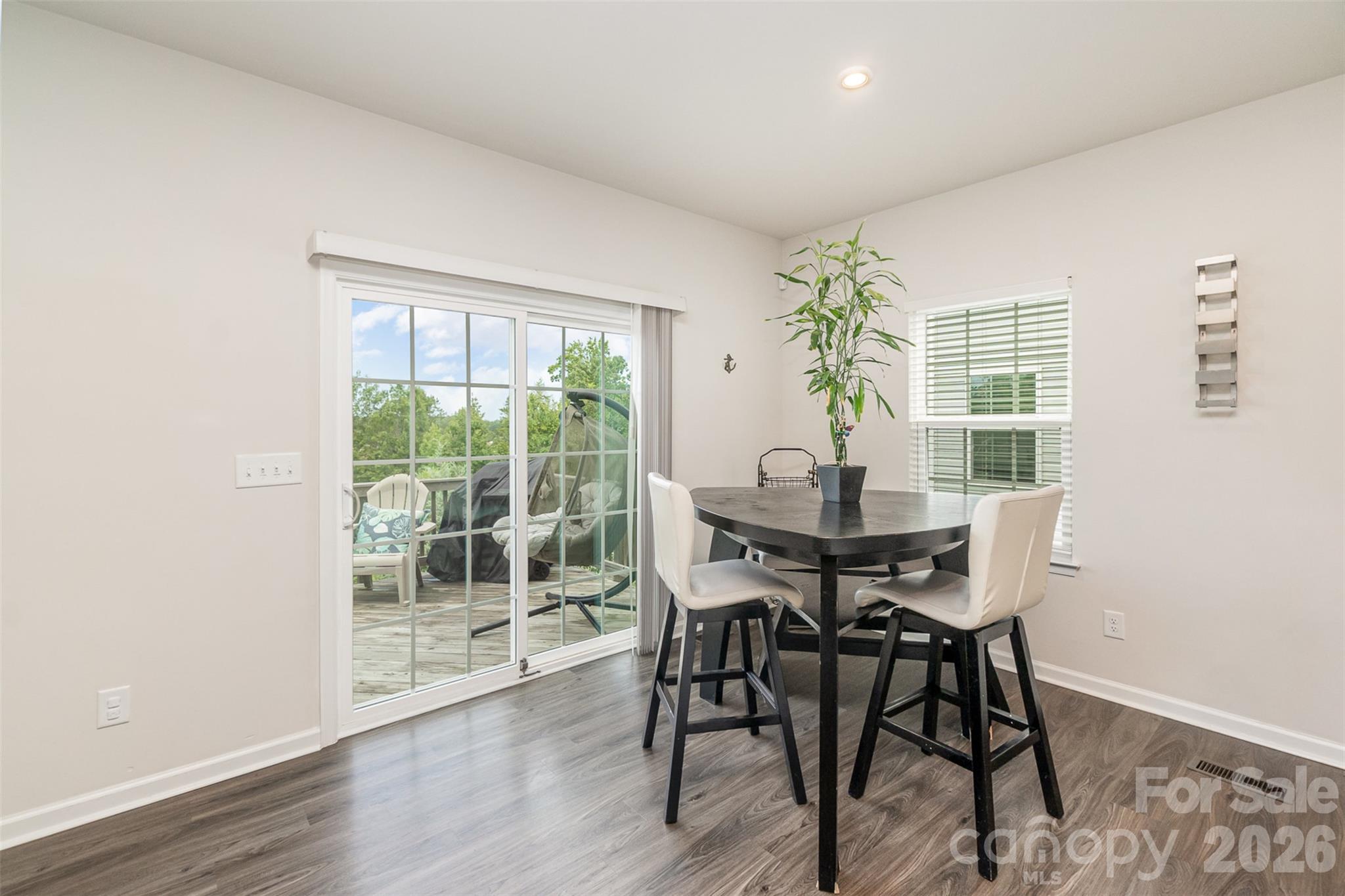 1682 Scarbrough Circle Property Photo 10