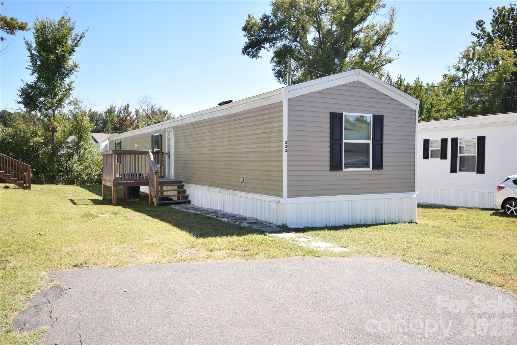 333 Brownstone Drive Property Photo 1