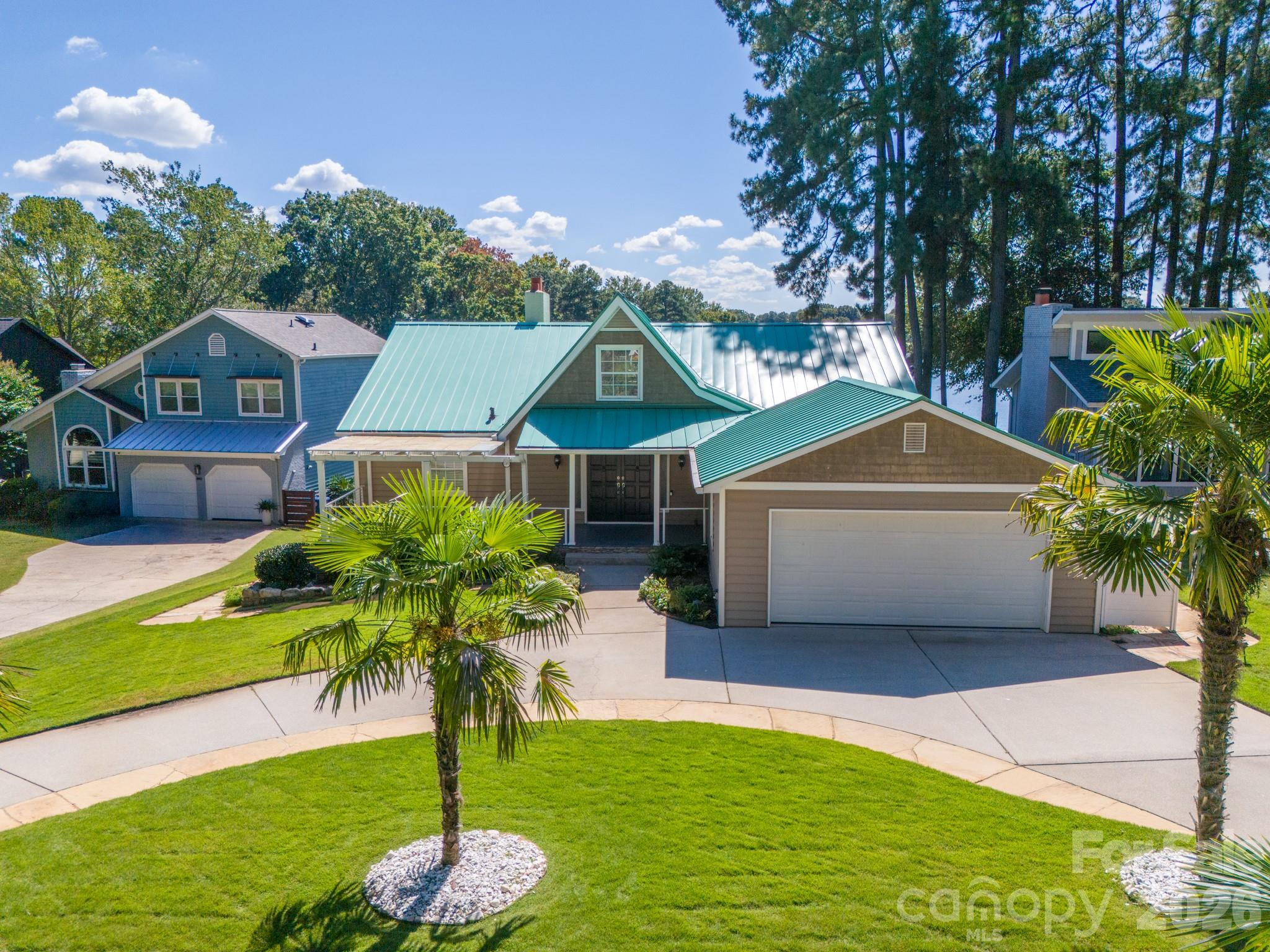 20919 Island Forest Drive Property Photo 3