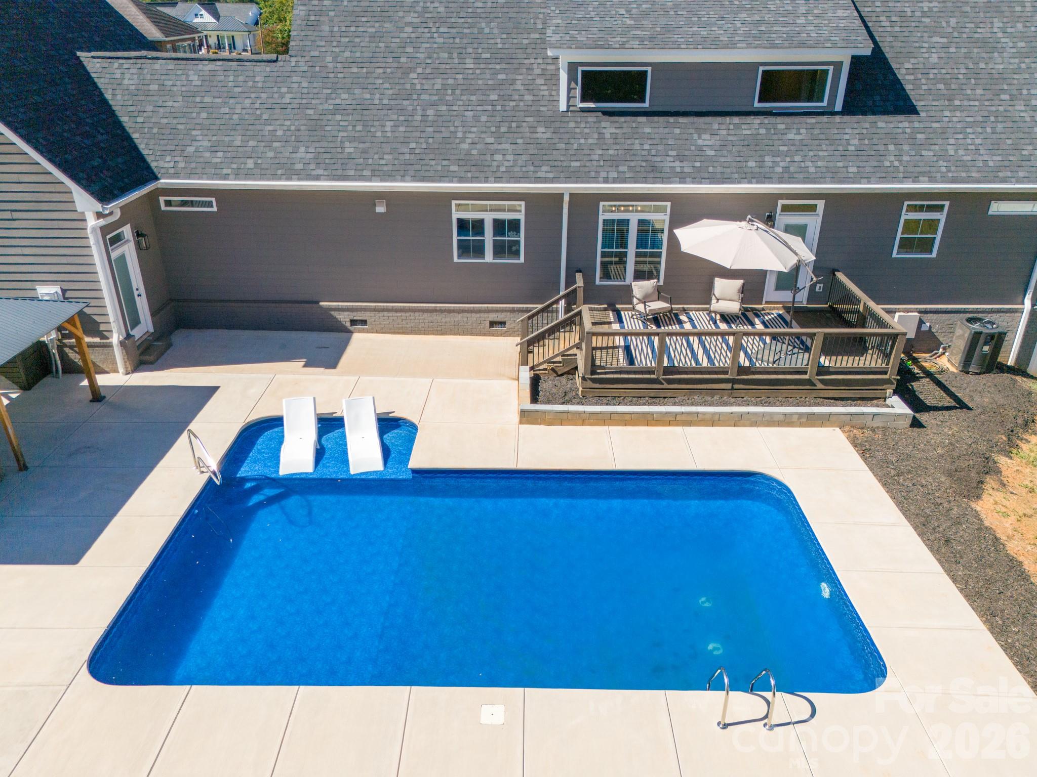6 Leisure Circle Property Photo 3